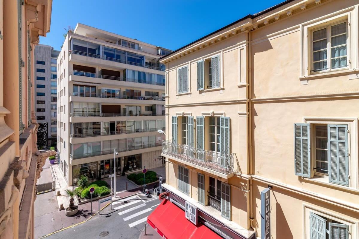 La Guitare 24 - In Center Of Cannes, Just Behind Grand