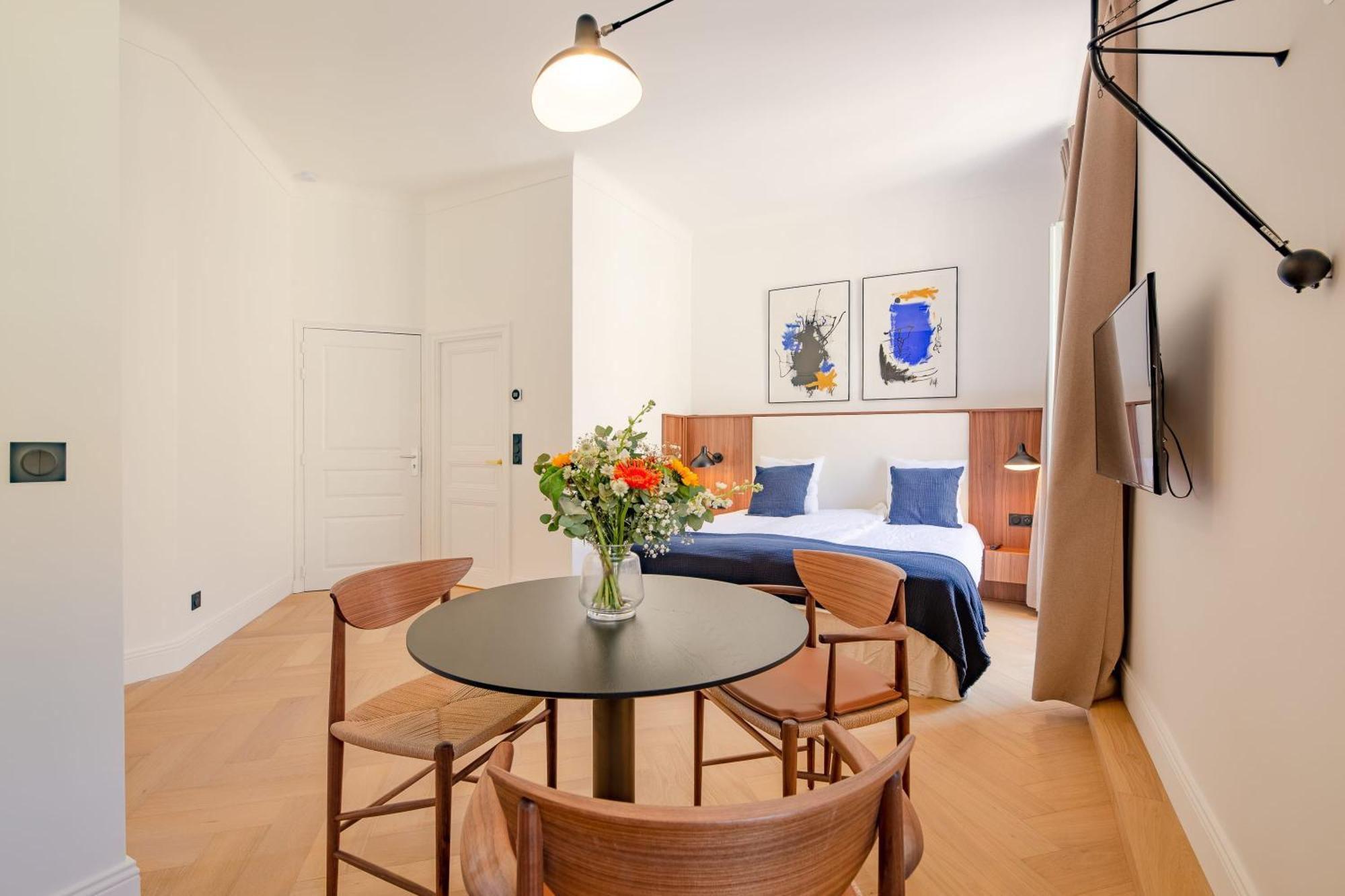 Apartment La Guitare 24 - In Center Of Cannes, Just Behind Grand