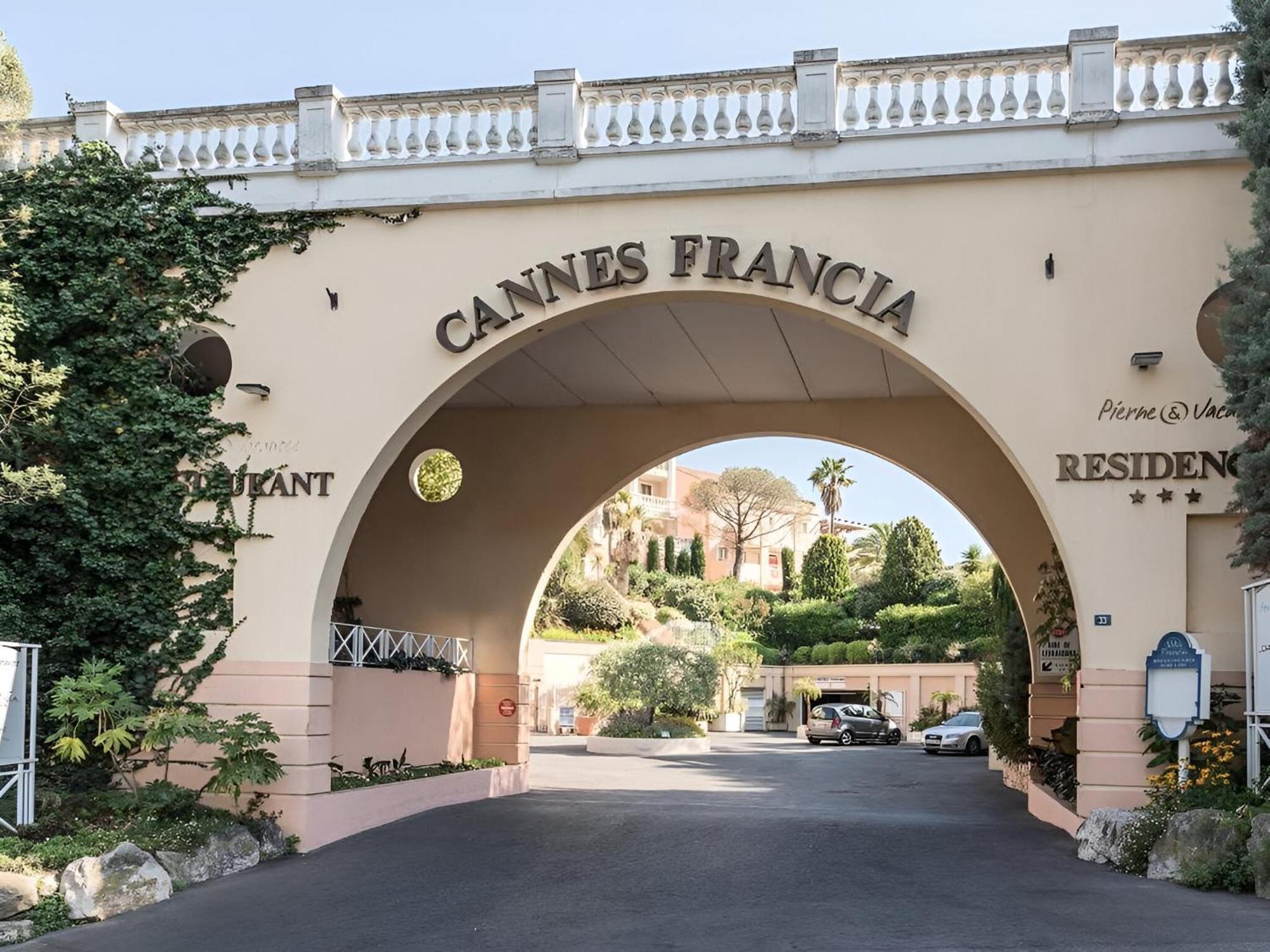 A Vue Refait A Neuf Avec Piscine Appartement Cannes