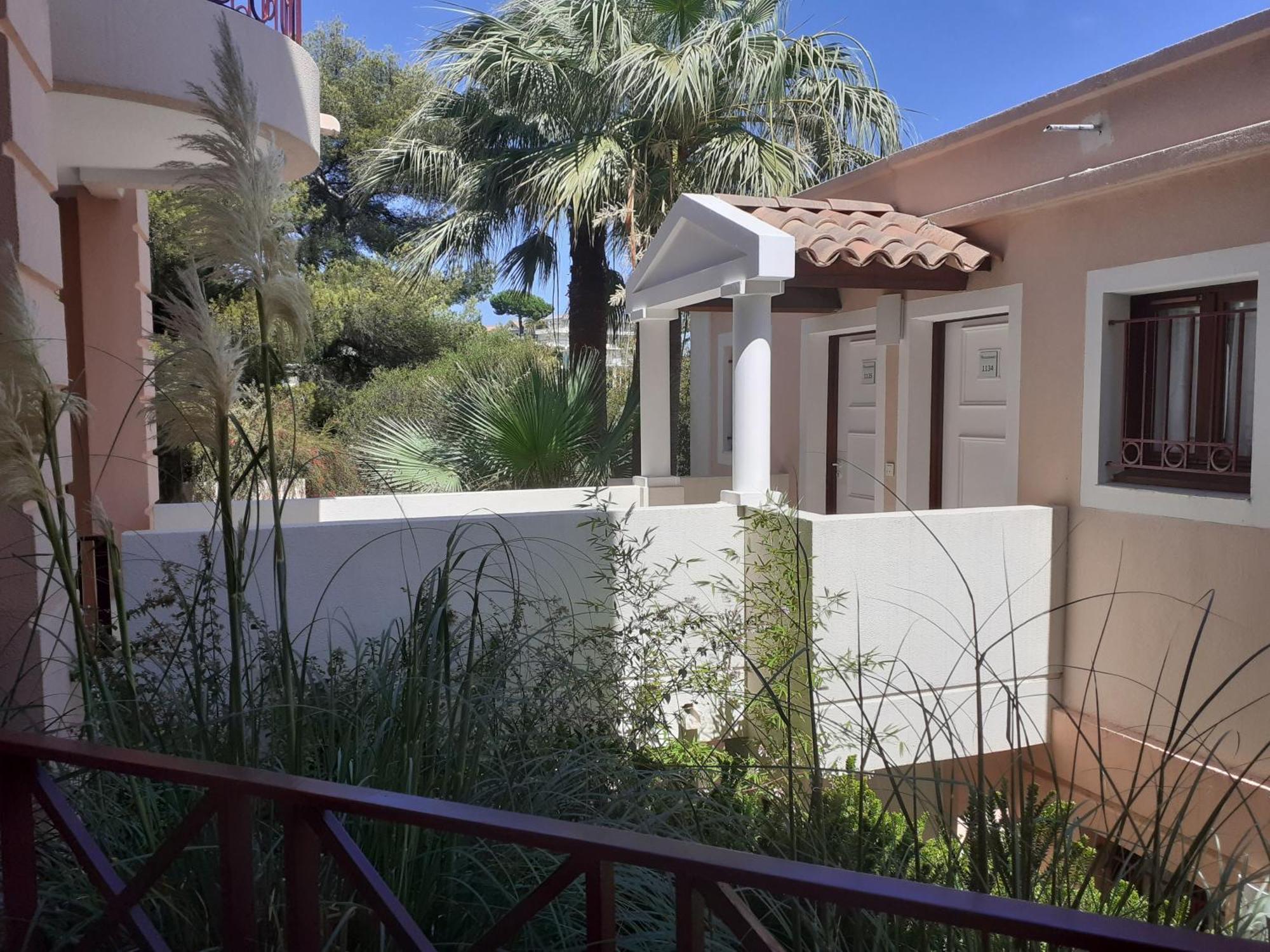 A Vue Refait A Neuf Avec Piscine * Cannes