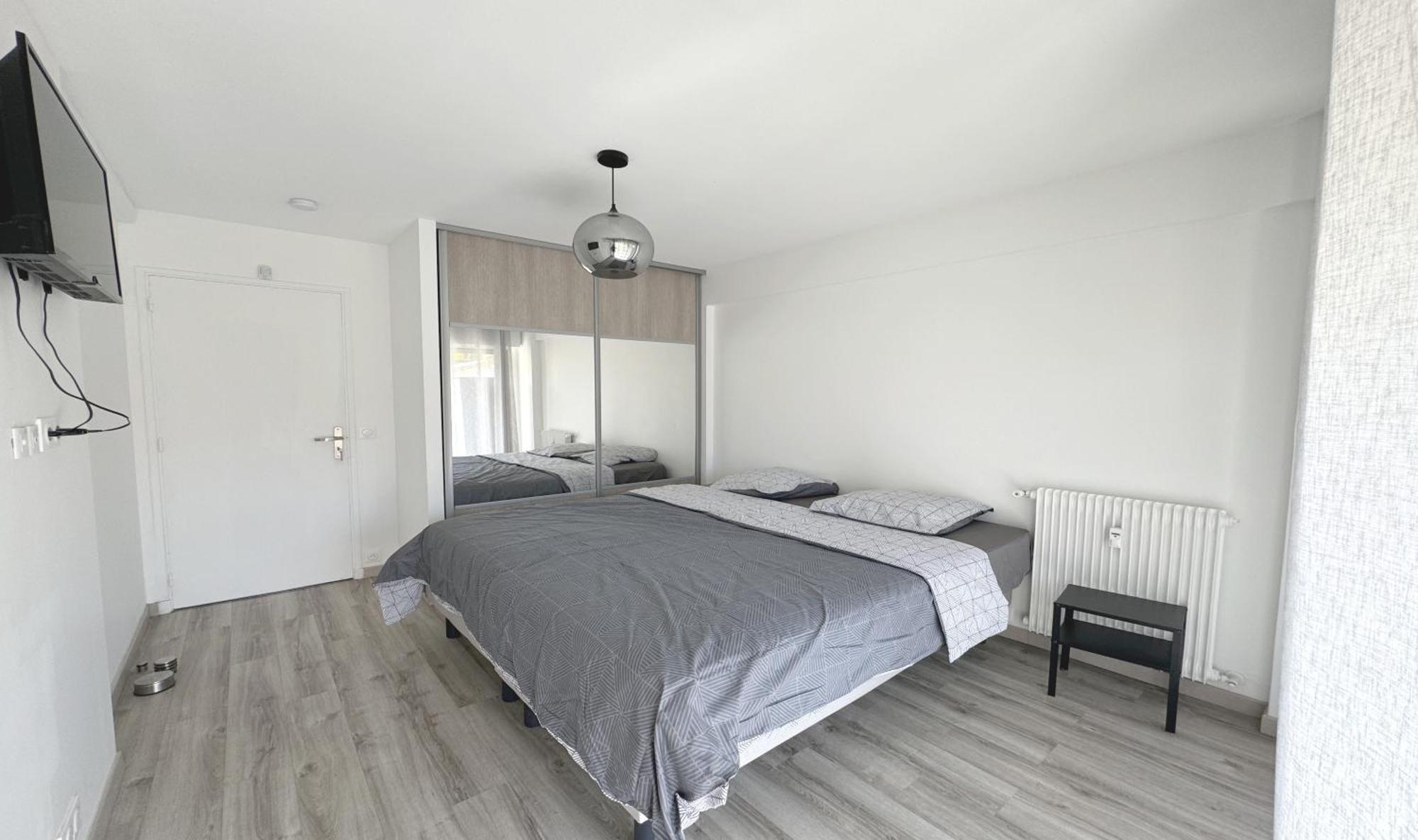 Charming 2 , 52 M2, Very Spacious, Bright And Near Sea Martinez Appartement Cannes