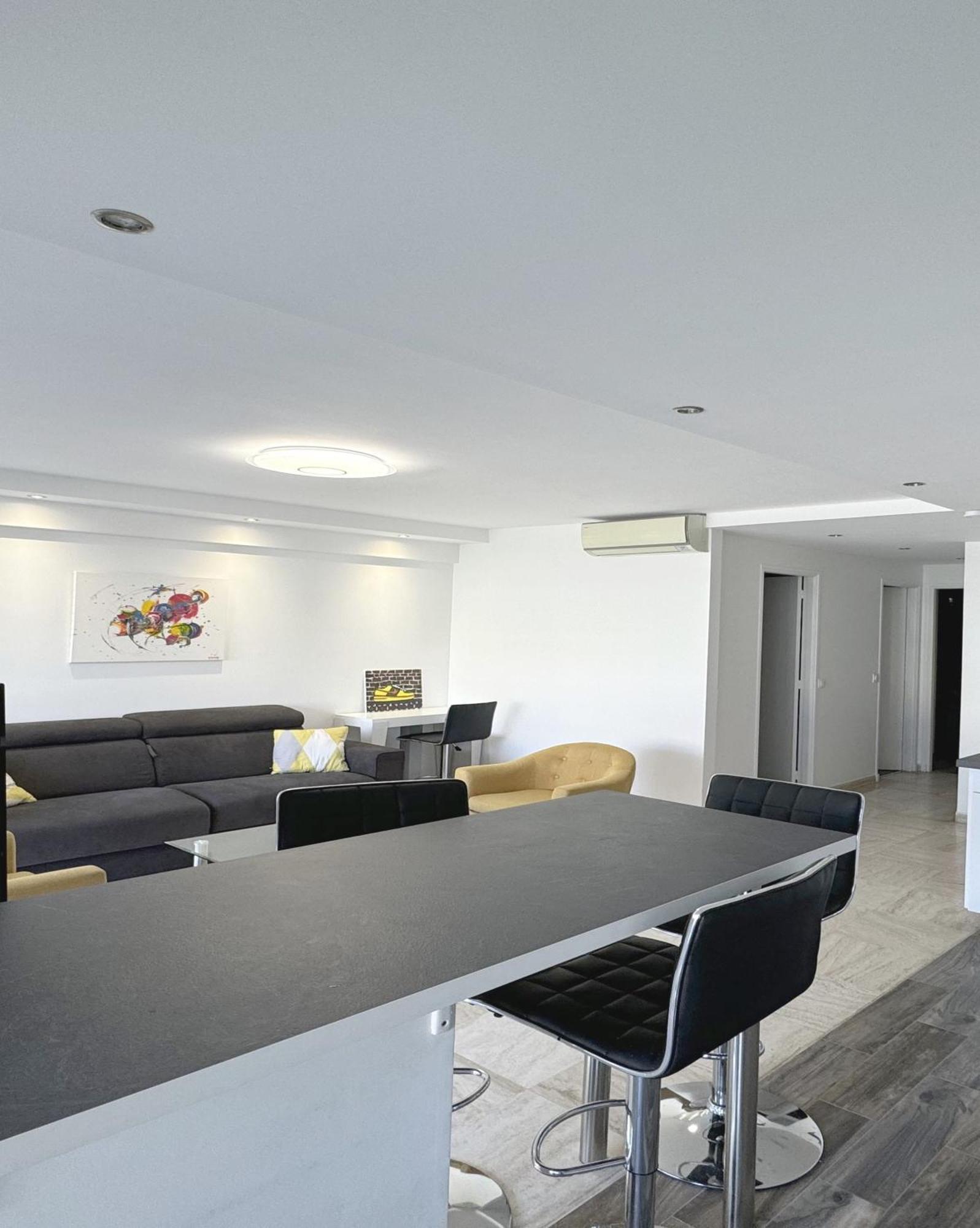 Appartement Charming 2 , 52 M2, Very Spacious, Bright And Near Sea Martinez Cannes