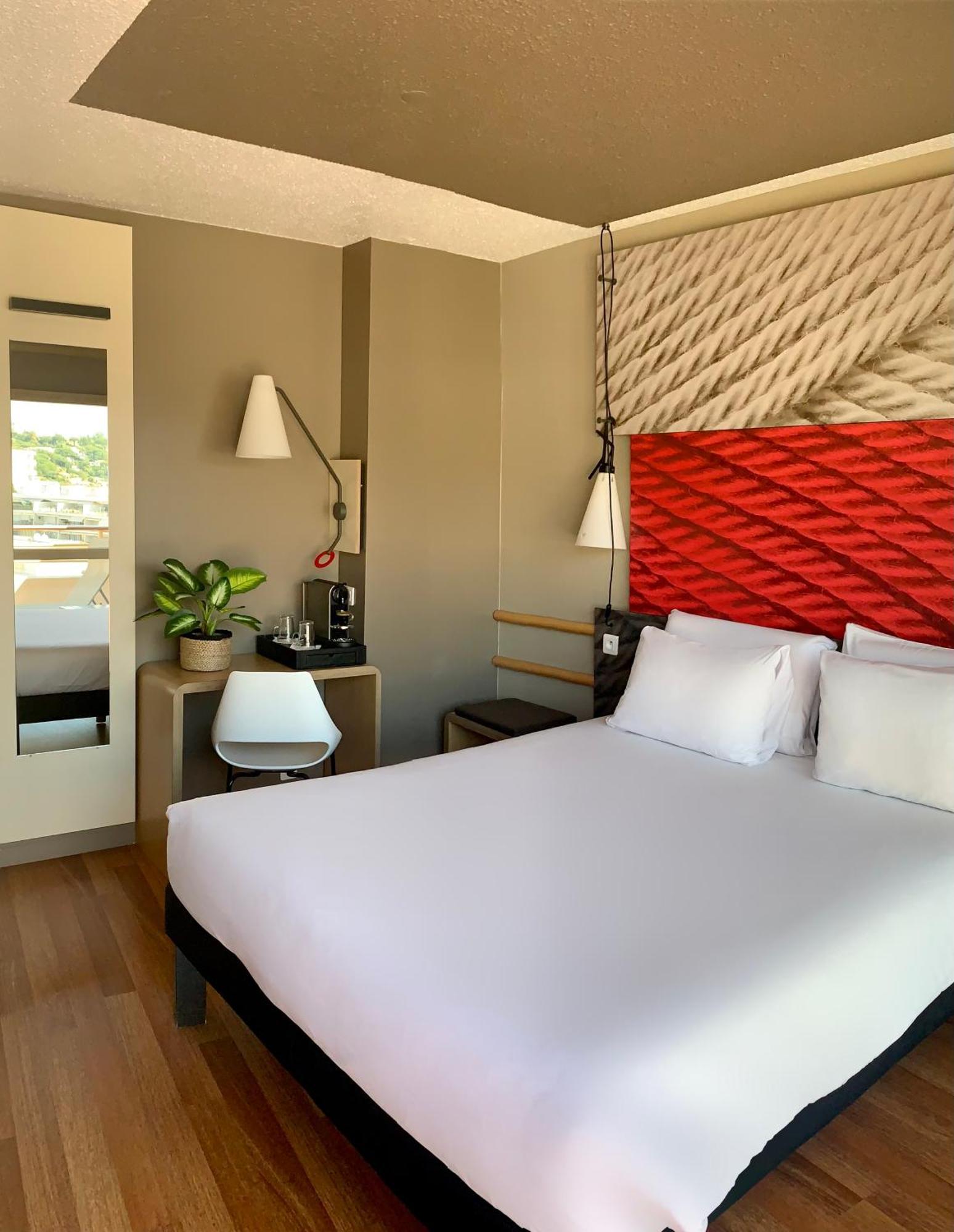 Ibis La Bocca 3*