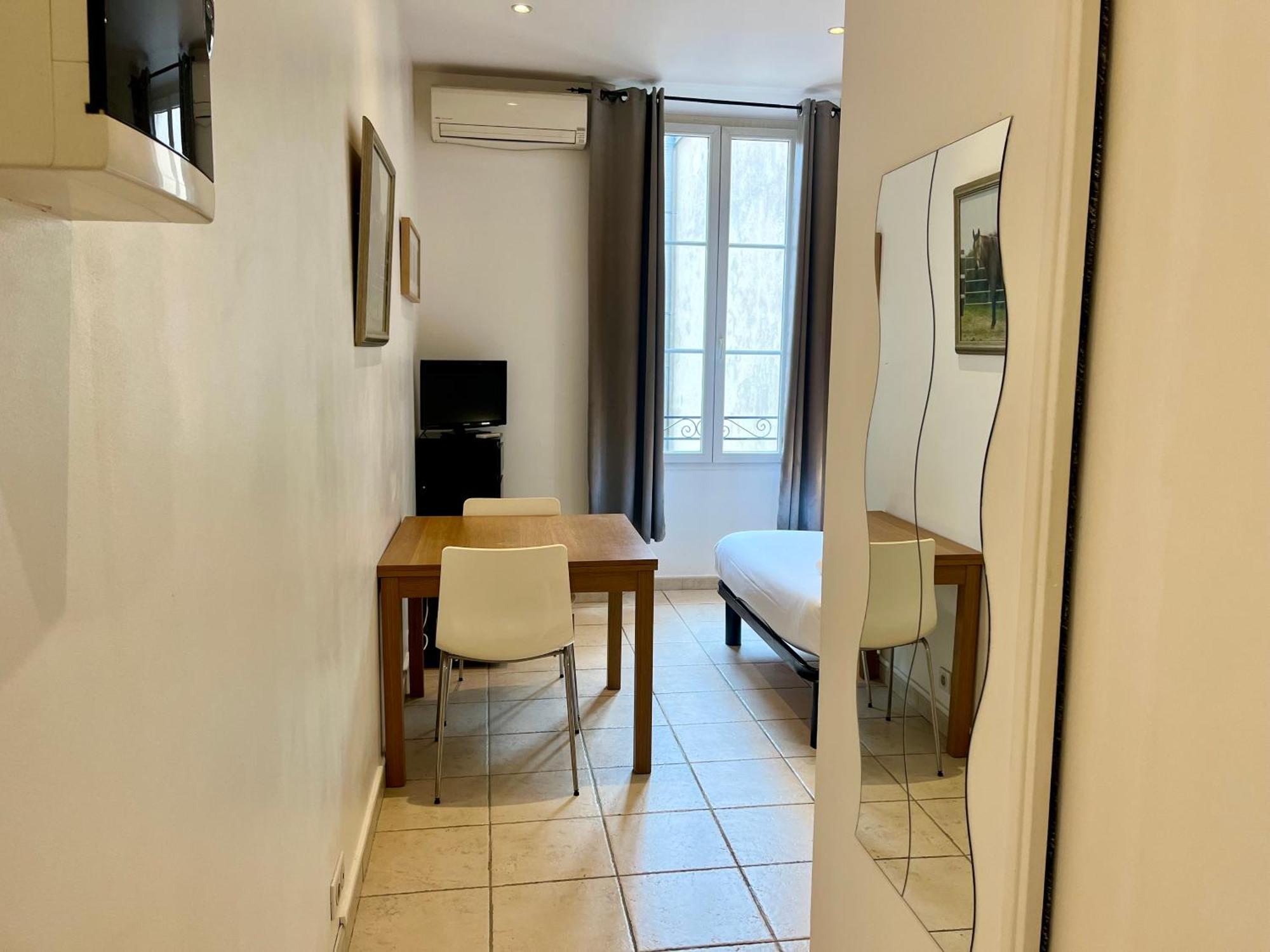 Viva Riviera Rue Florian Close Croisette * Cannes
