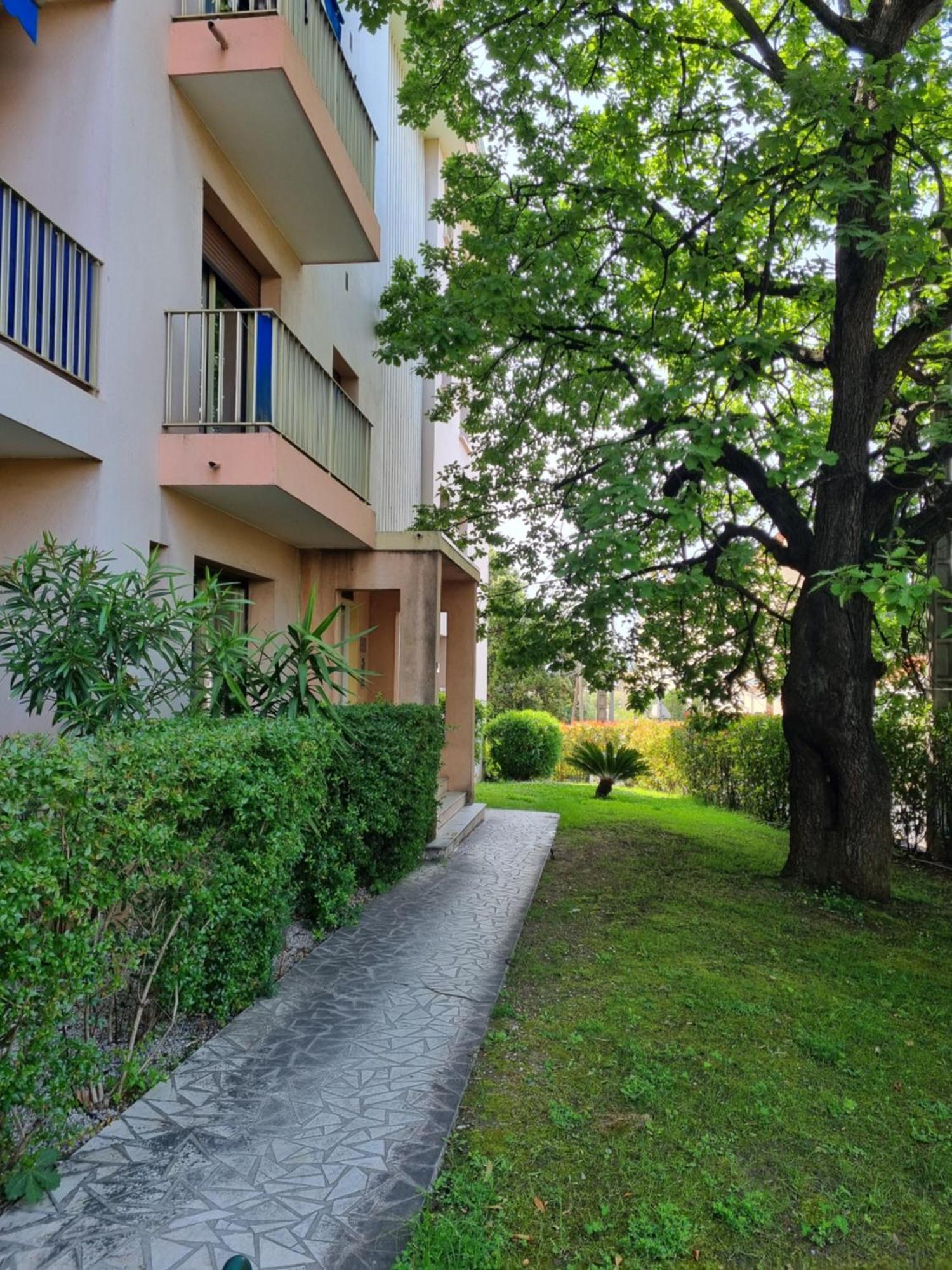 Air Conditionne Et Bon Wifi Apartment