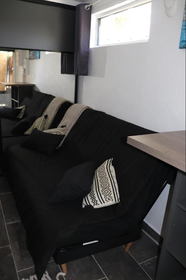 Agreable Avec Sa Terrasse Exterieure Entierement Amenage A 5 Min De La Cannes