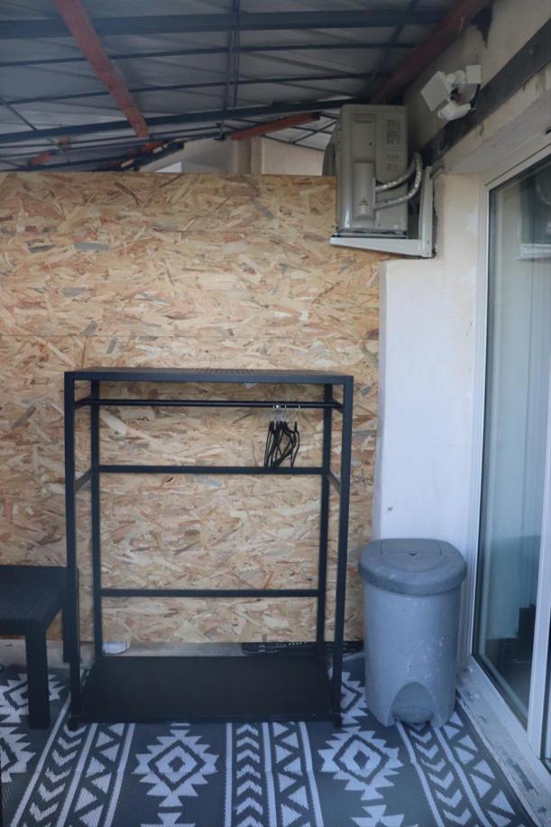 Agreable Avec Sa Terrasse Exterieure Entierement Amenage A 5 Min De La Apartment Cannes