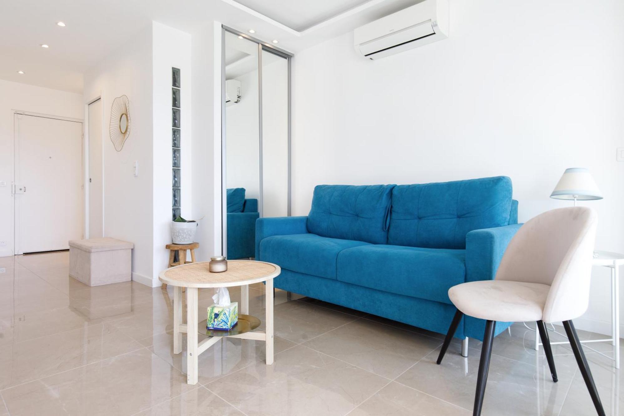 Cannes-vue Esterel-balcon-plage Cannes