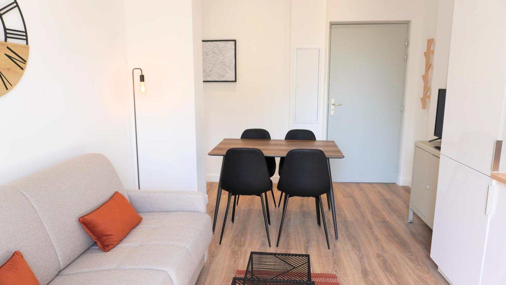Apartment Avec Terrasse,t2, Proche Du Midi - Palmazur