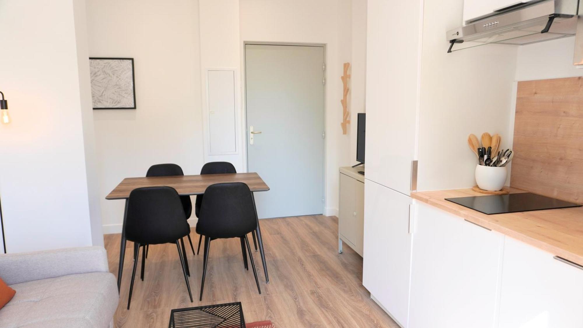 Apartment Avec Terrasse,t2, Proche Du Midi - Palmazur