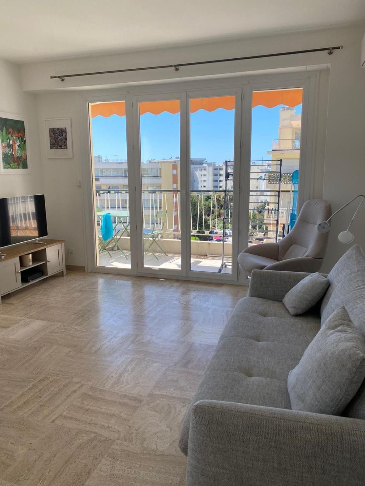 Yafi Velasquez Apartment *