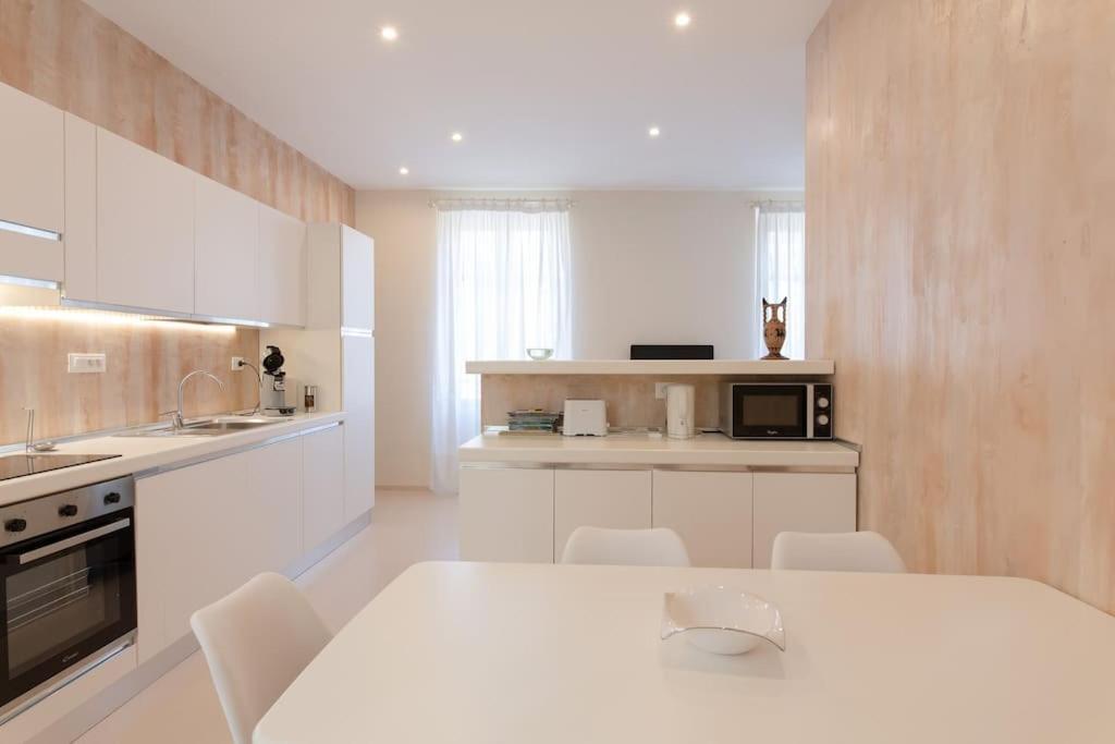 Apartment 3 - Downtown - 2 Min From Palais Festivals *