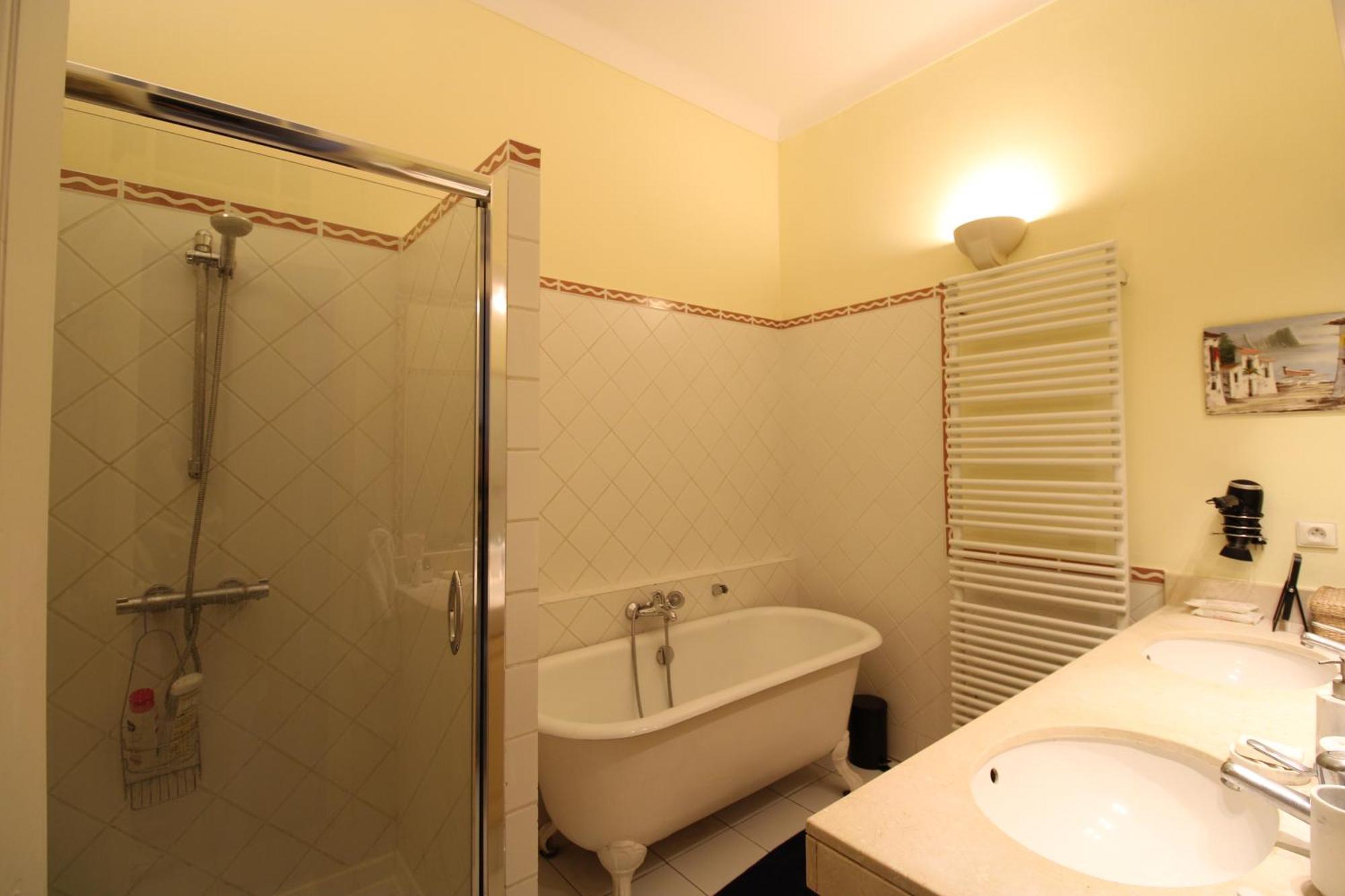 Villa Cottage Reine, Rc Jardin Apartment