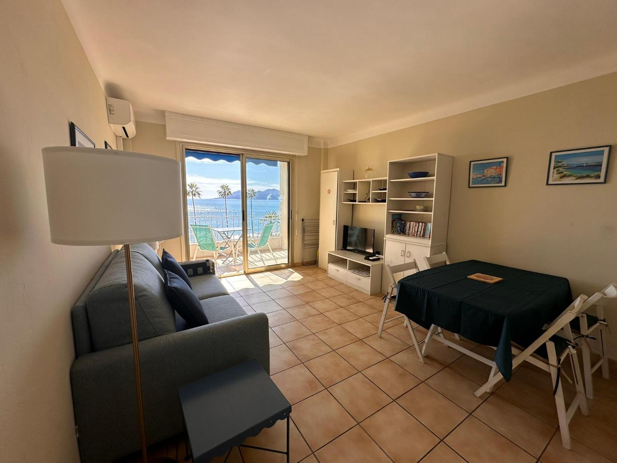 One Bedroom In With A Balcony And Great Sea Views - 821 Appartement *