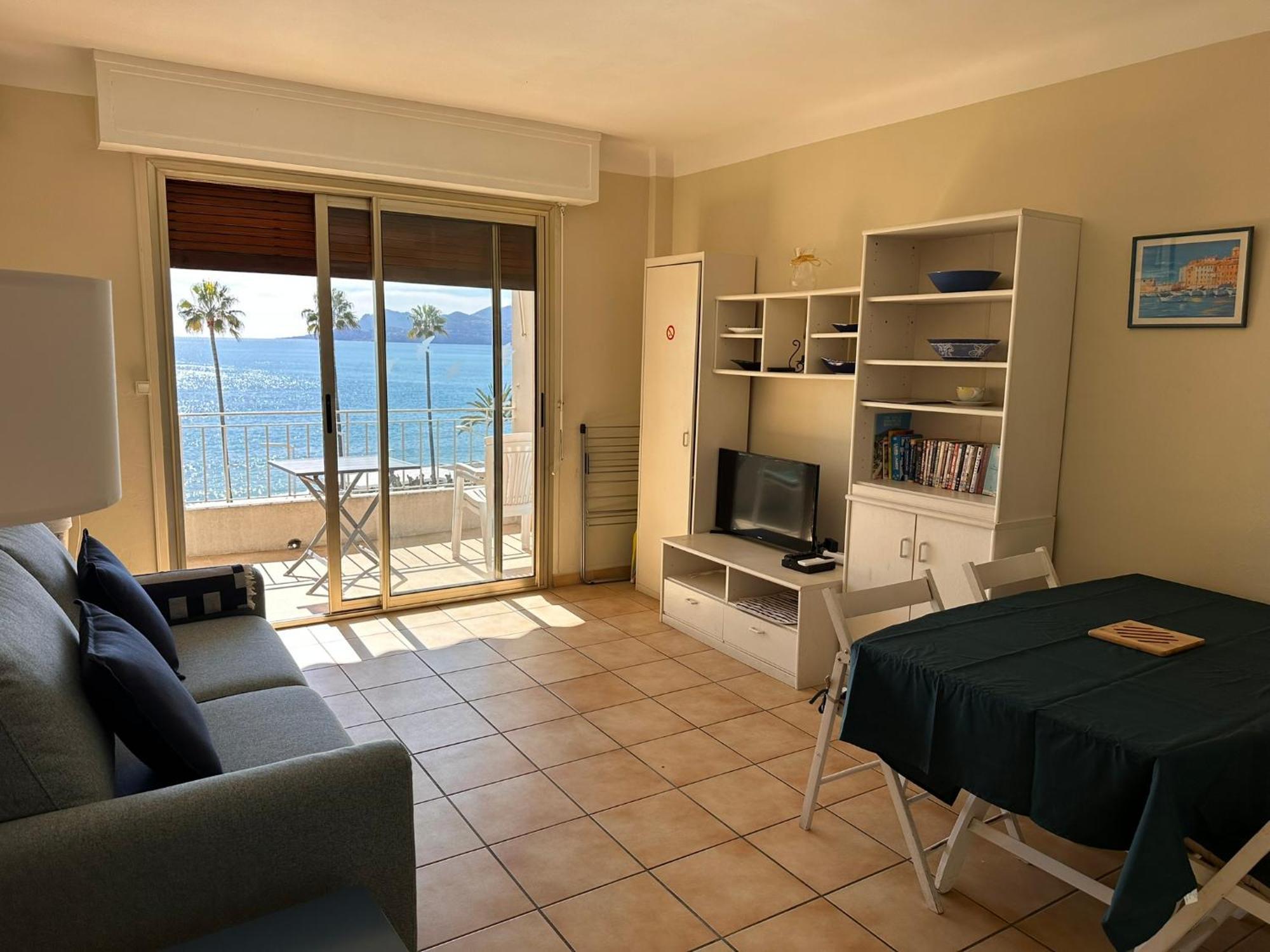 One Bedroom In With A Balcony And Great Sea Views - 821 *