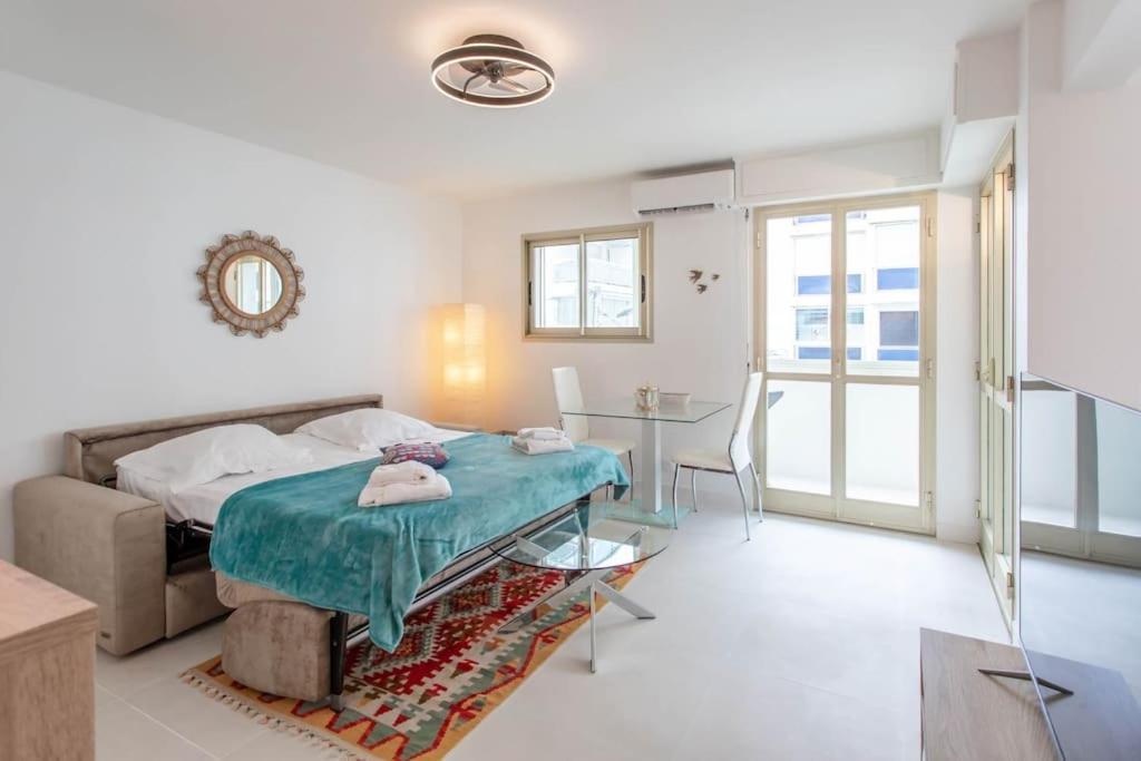 Apartment Lumineux Avec Apercu Pointe Croisette