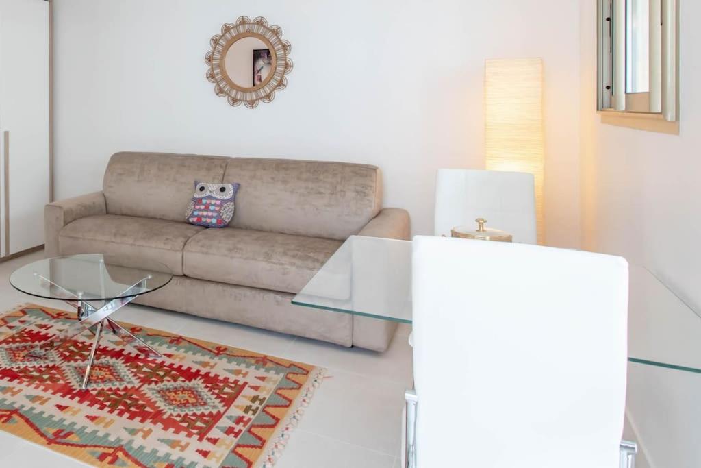 Apartment Lumineux Avec Apercu Pointe Croisette Cannes