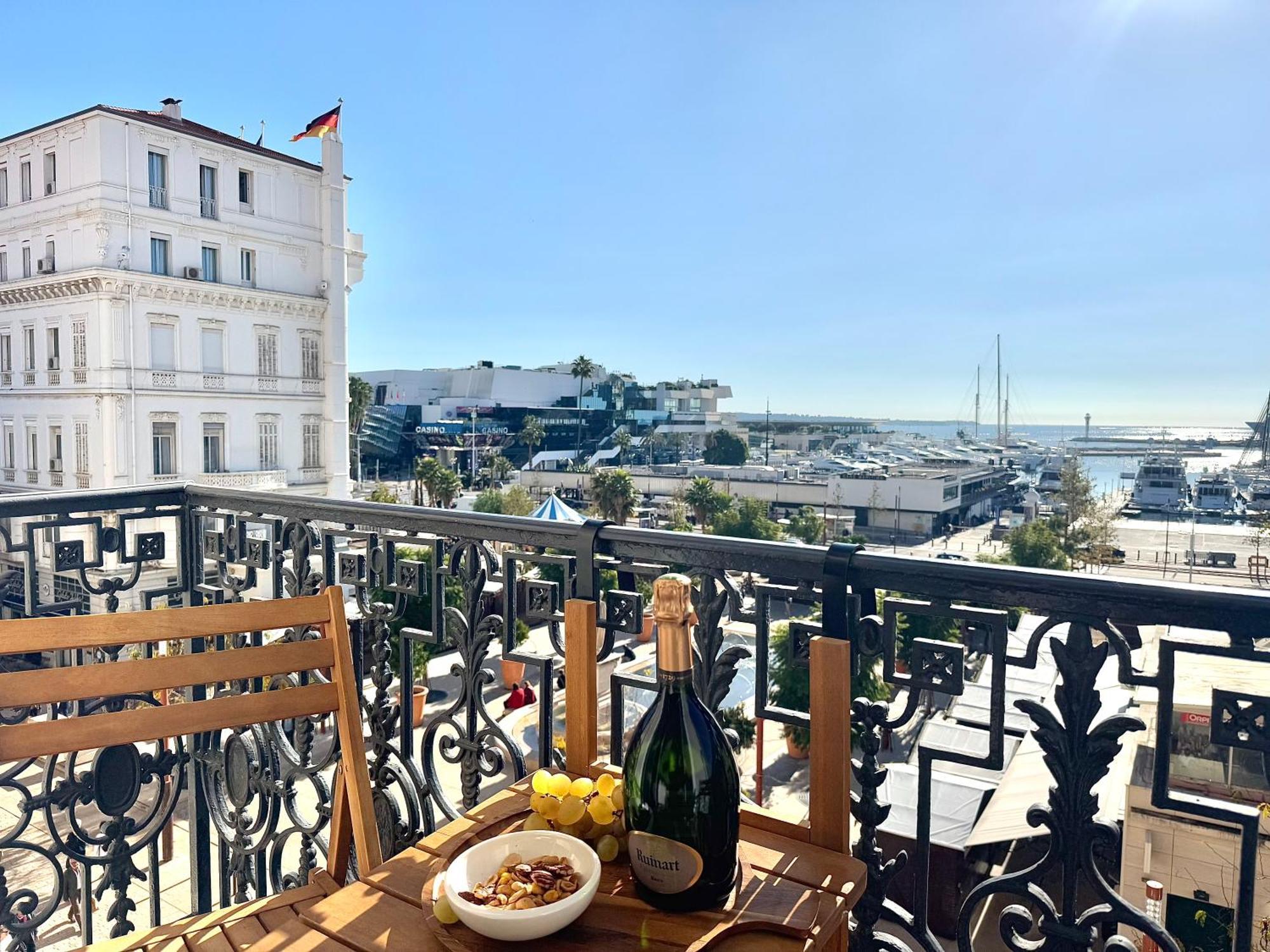 Deluxe Seaview Balcony - 2 Min Palais & Apartamento *