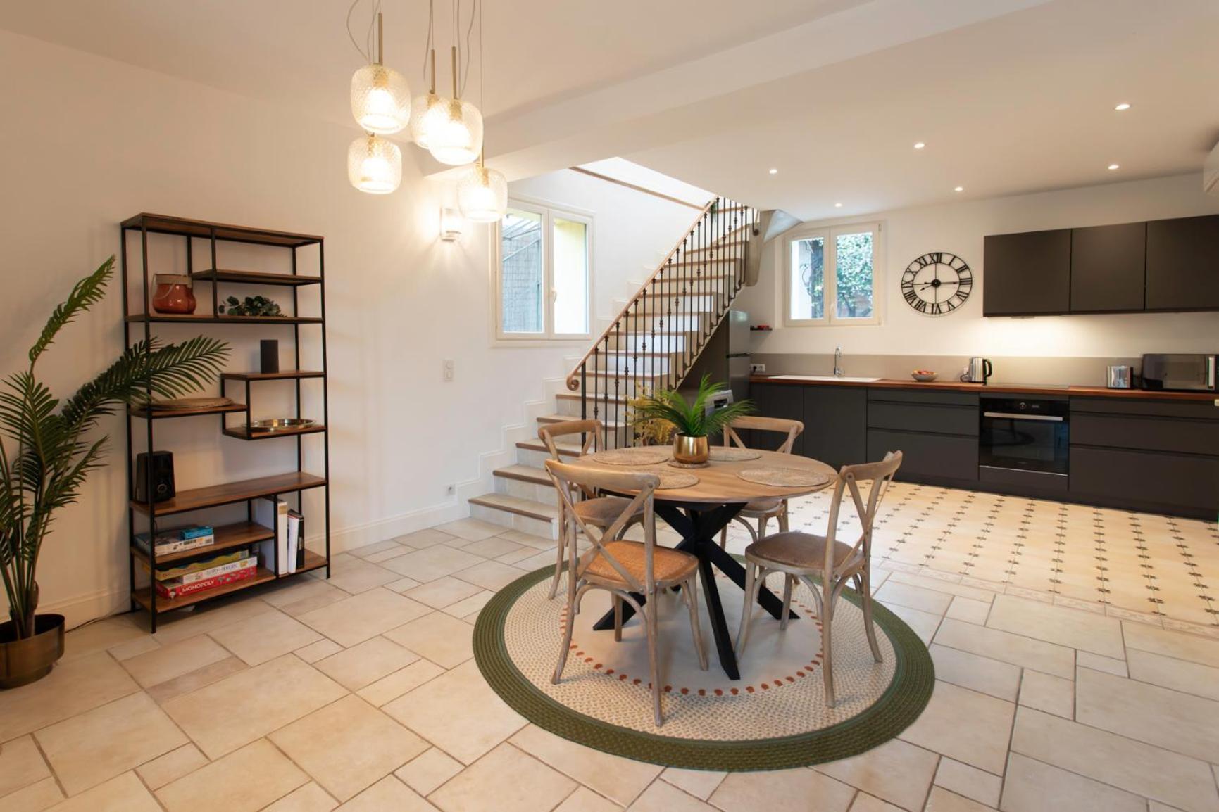 C8 - Lovely House 4 Bdr - Pool, Ac, Garage & Wifi Pousada Cannes
