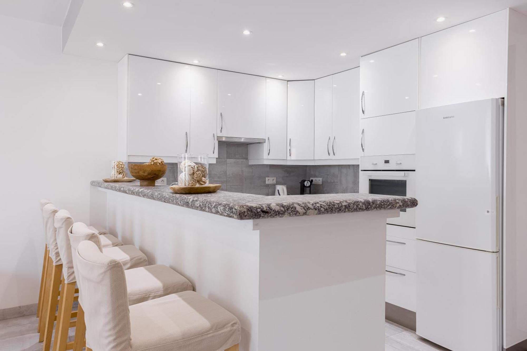 Apartment 38 Meynadier 4p By Halldis Cannes
