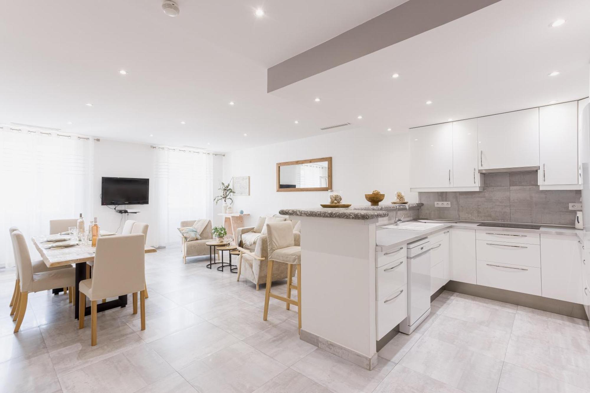 38 Meynadier 4p By Halldis Cannes