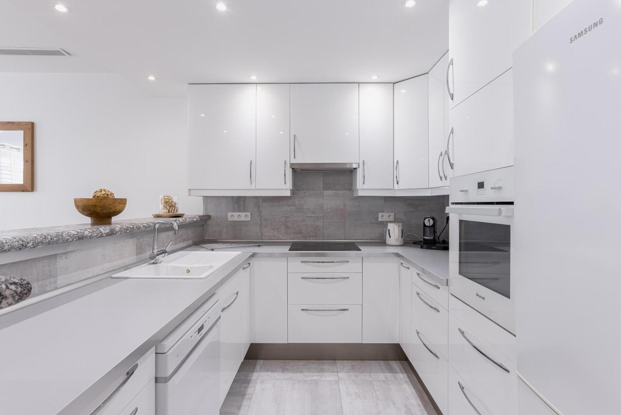 38 Meynadier 4p By Halldis Apartment