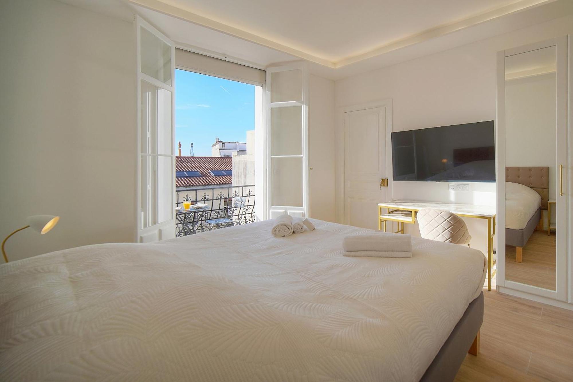 Exceptionnel 4 Pieces Balcon Carre D Or A3b129 Apartment *