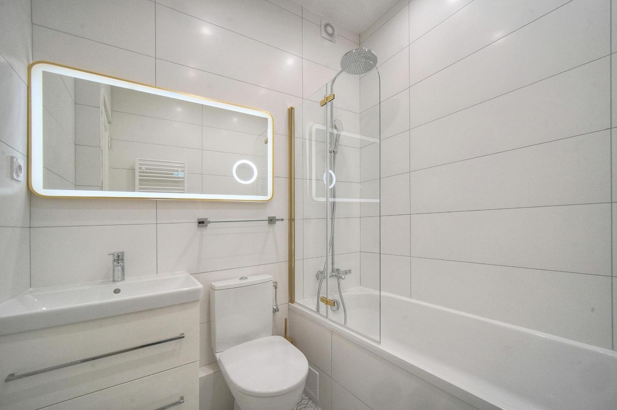 Apartment Exceptionnel 4 Pieces Balcon Carre D Or A3b129 Cannes