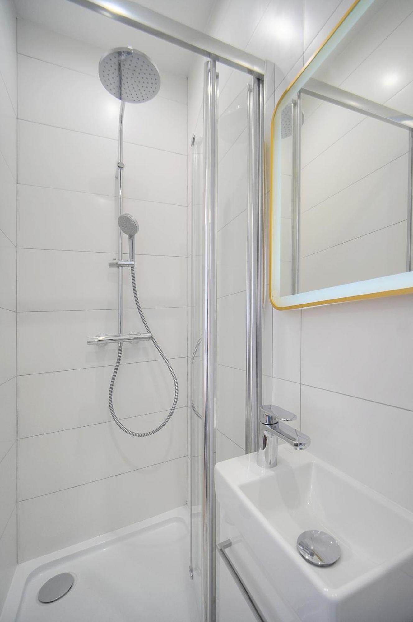Exceptionnel 4 Pieces Balcon Carre D Or A3b129 Cannes