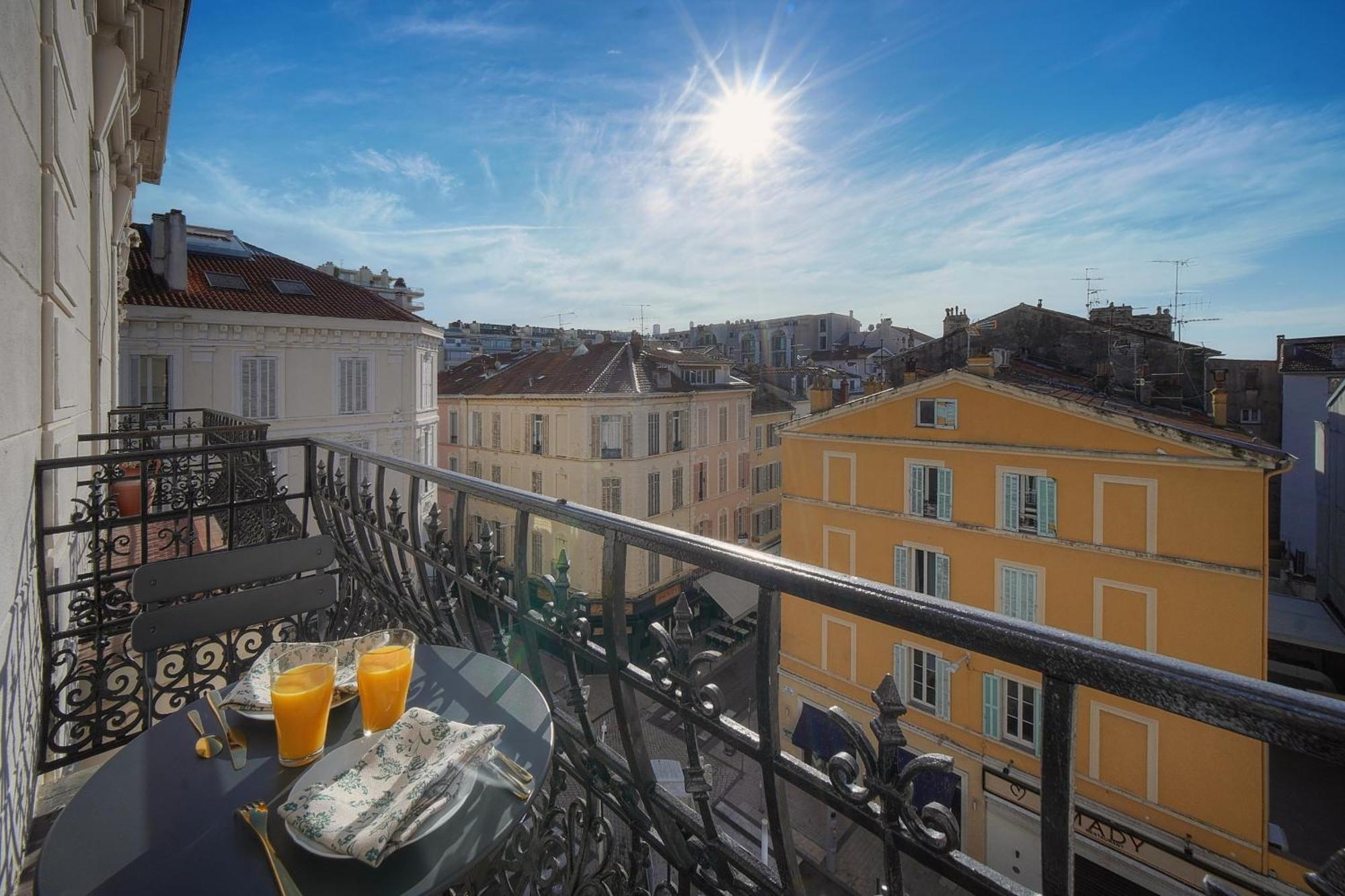 Exceptionnel 4 Pieces Balcon Carre D Or A3b129 * Cannes