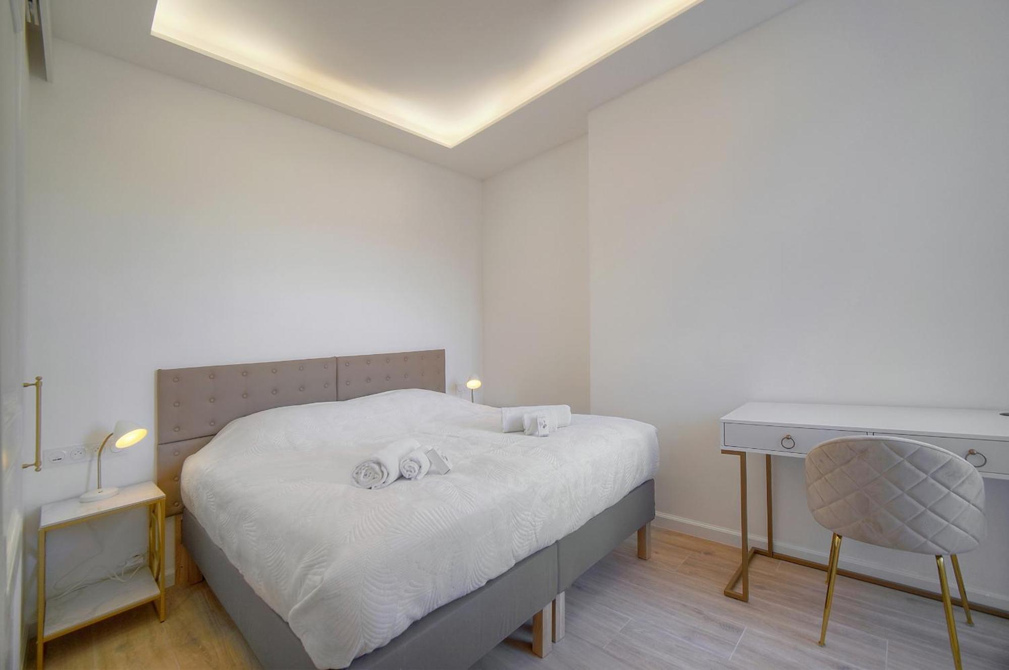 Apartment Exceptionnel 4 Pieces Balcon Carre D Or A3b129 *