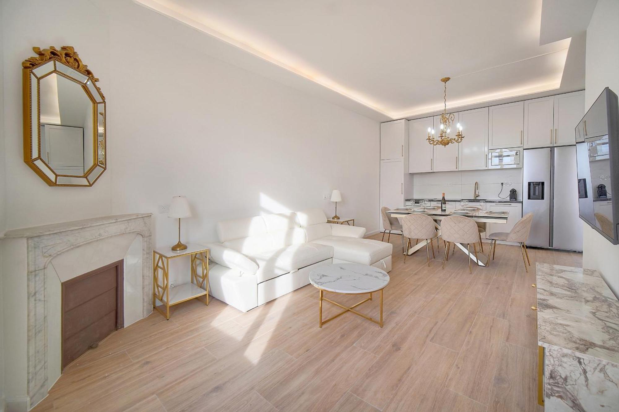 Exceptionnel 4 Pieces Balcon Carre D Or A3b129 * Cannes