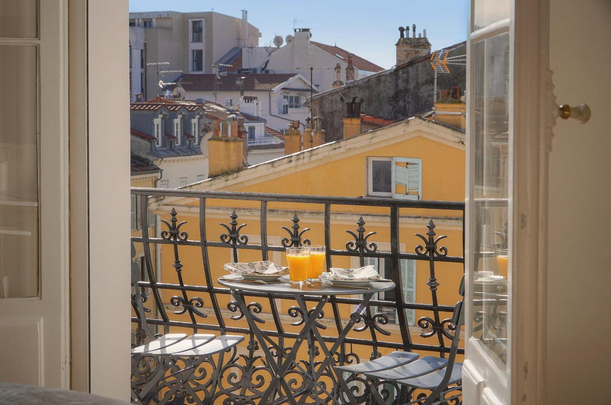 Apartment Exceptionnel 4 Pieces Balcon Carre D Or A3b129 Cannes