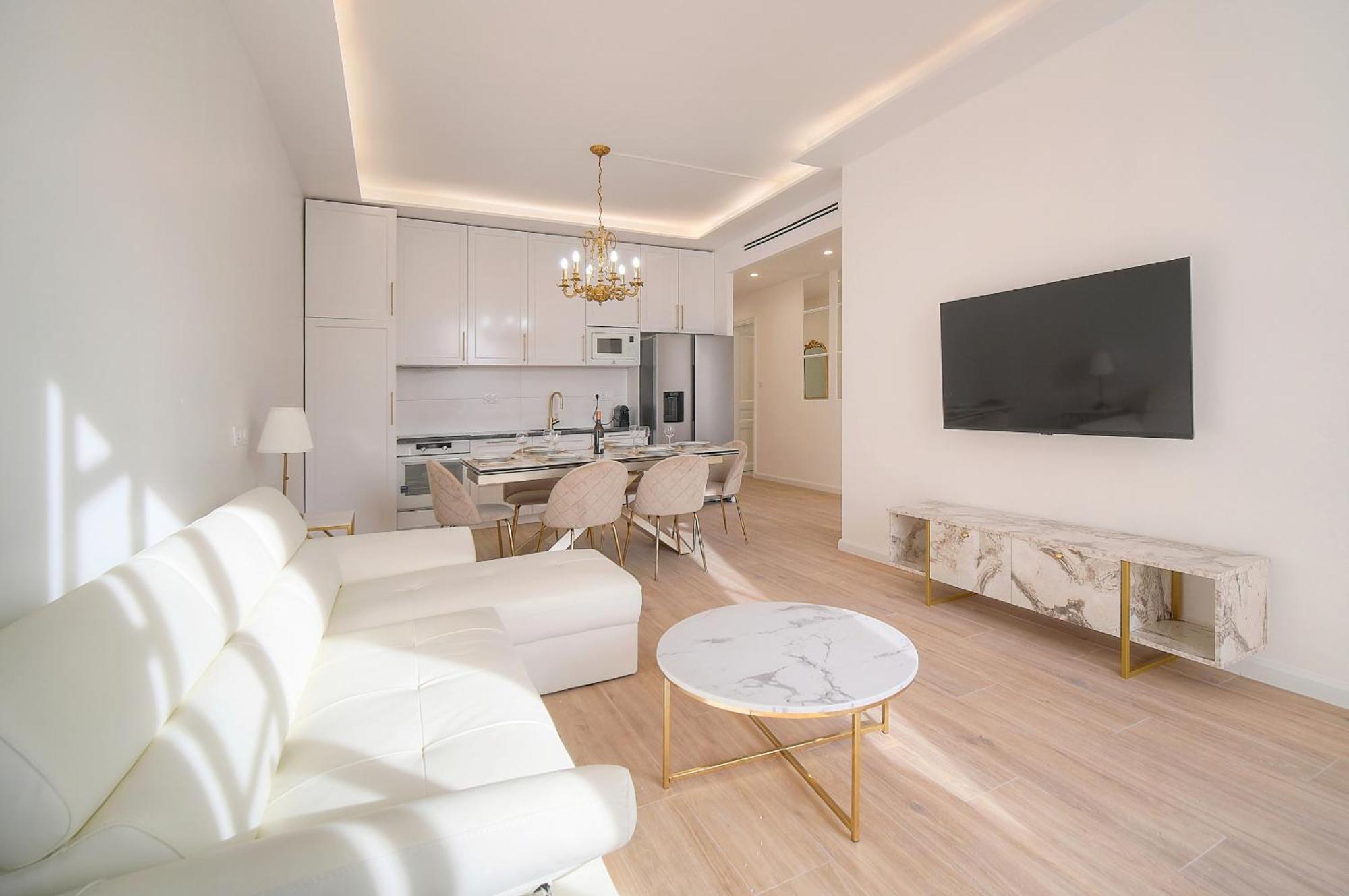 Exceptionnel 4 Pieces Balcon Carre D Or A3b129 Cannes