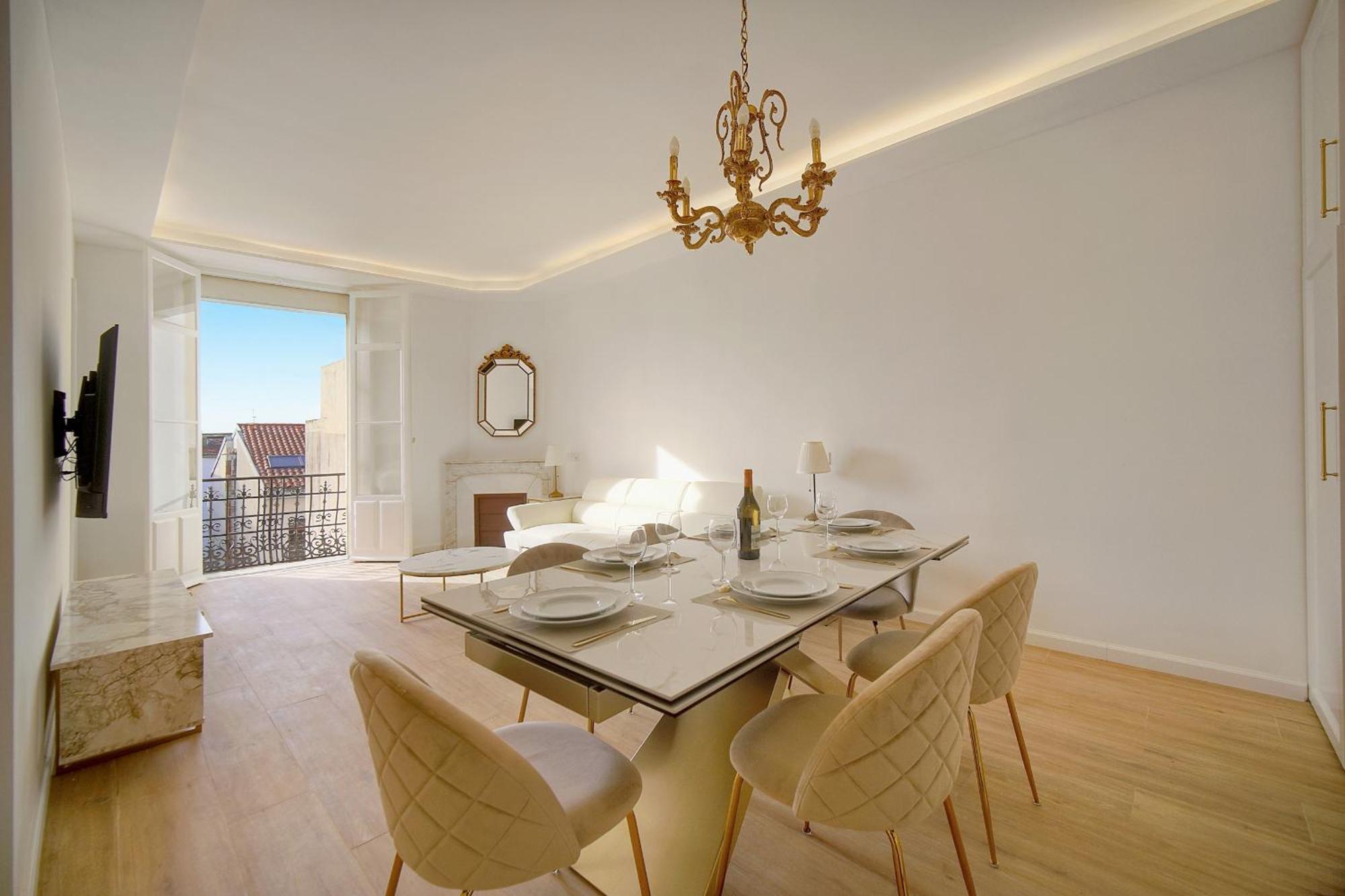 Apartment Exceptionnel 4 Pieces Balcon Carre D Or A3b129 *