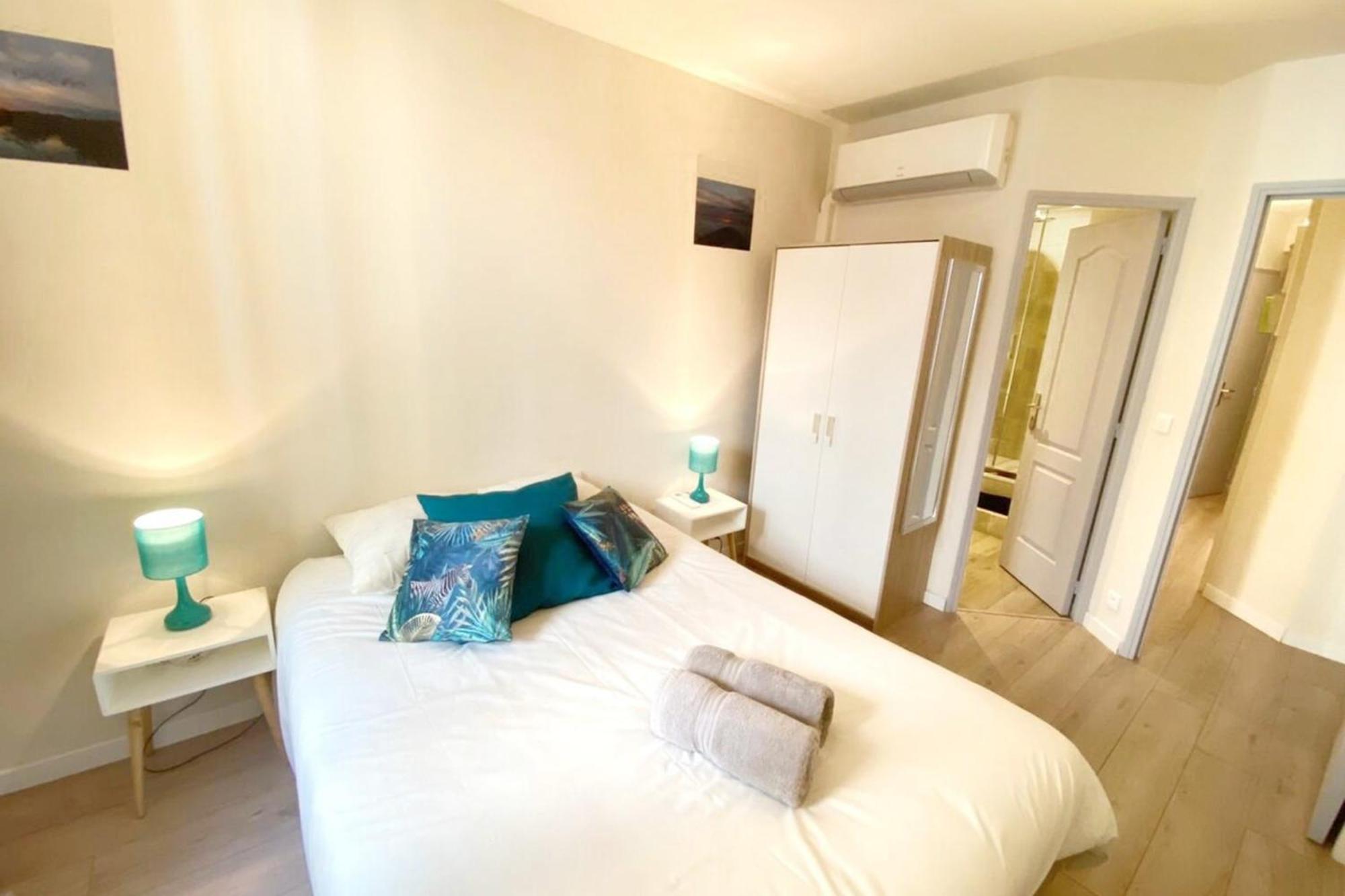 2 Bedrooms 2 Bathrooms 1 Min Palais & Beaches Apartment *