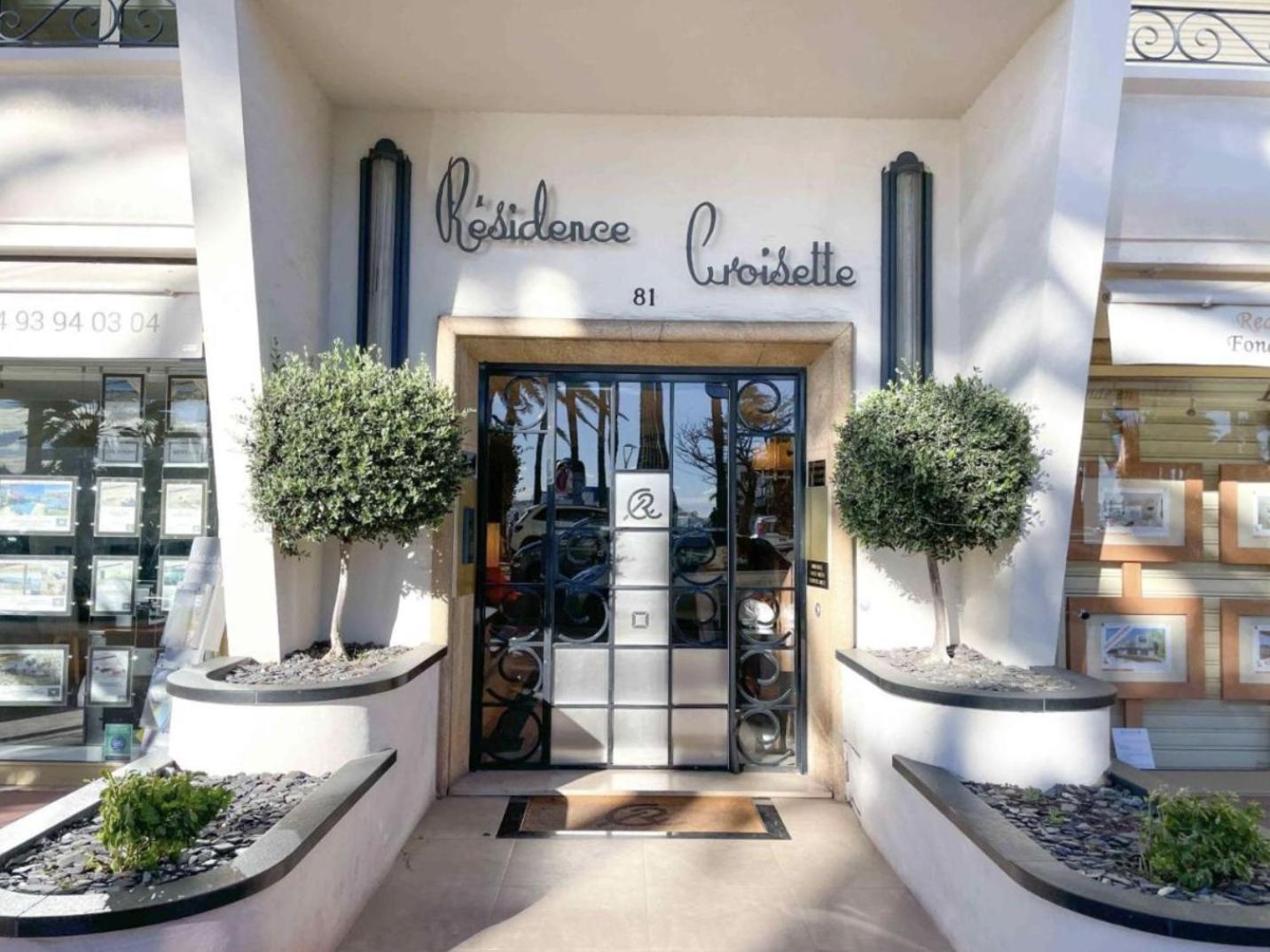 Stylish 1-bedroom With Sea View On La Croisette Cannes