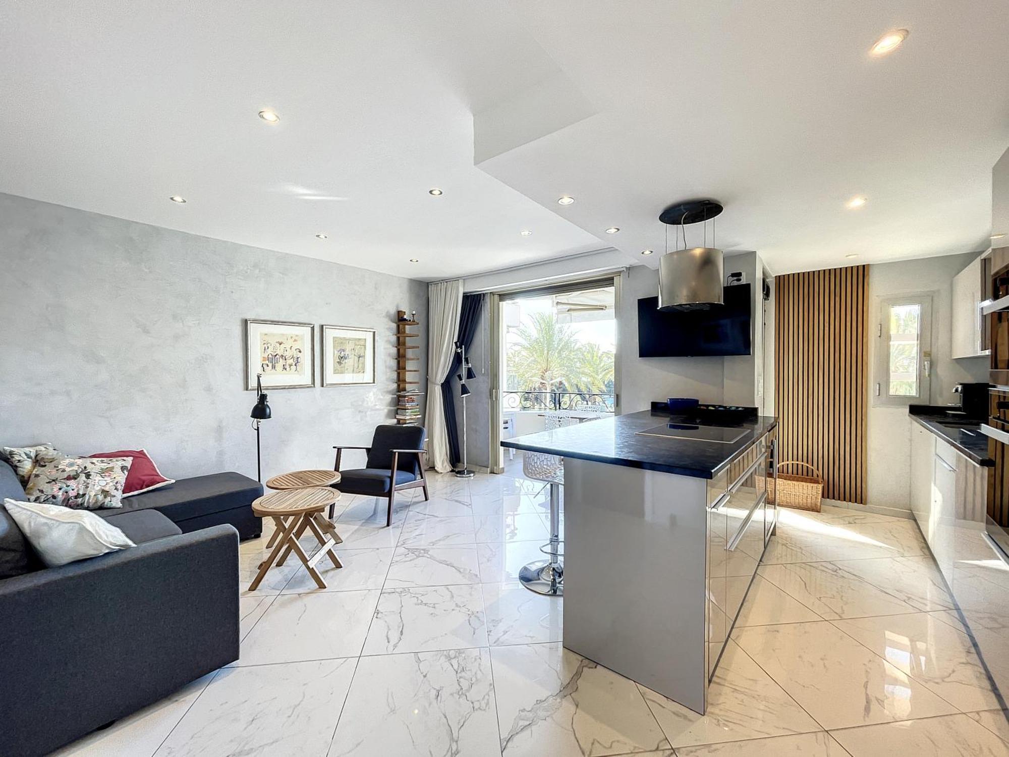 Stylish 1-bedroom With Sea View On La Croisette Apartment Cannes