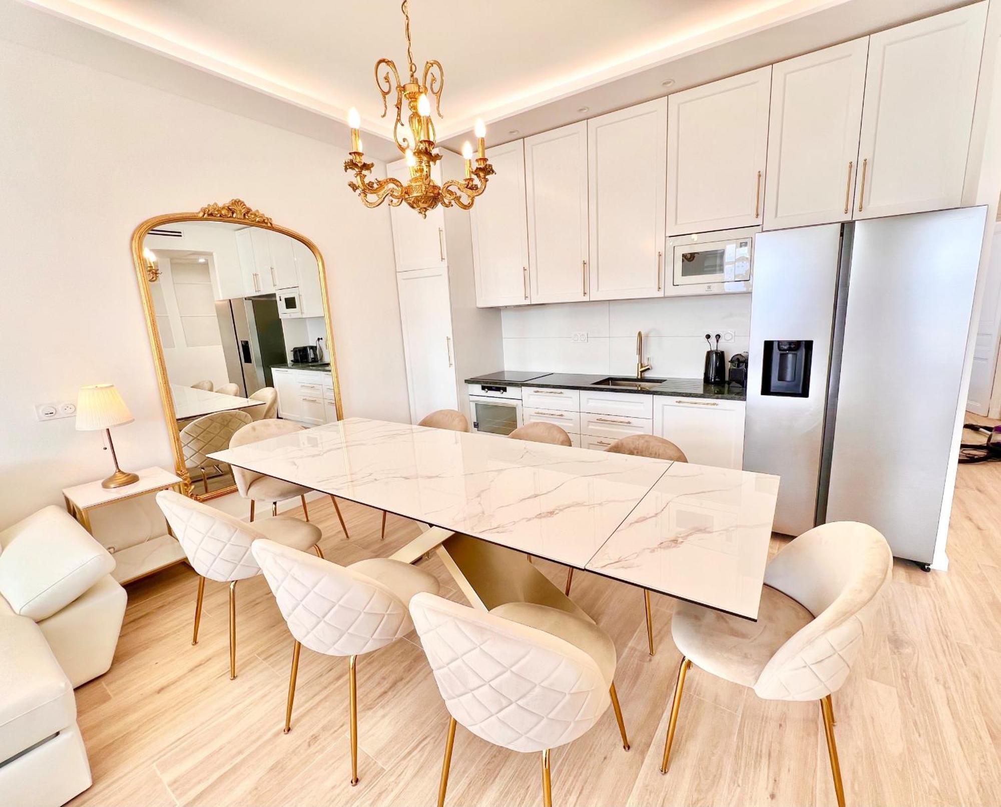 Apartment Exceptionnel 4 Pieces Balcon Carre D Or A3b129