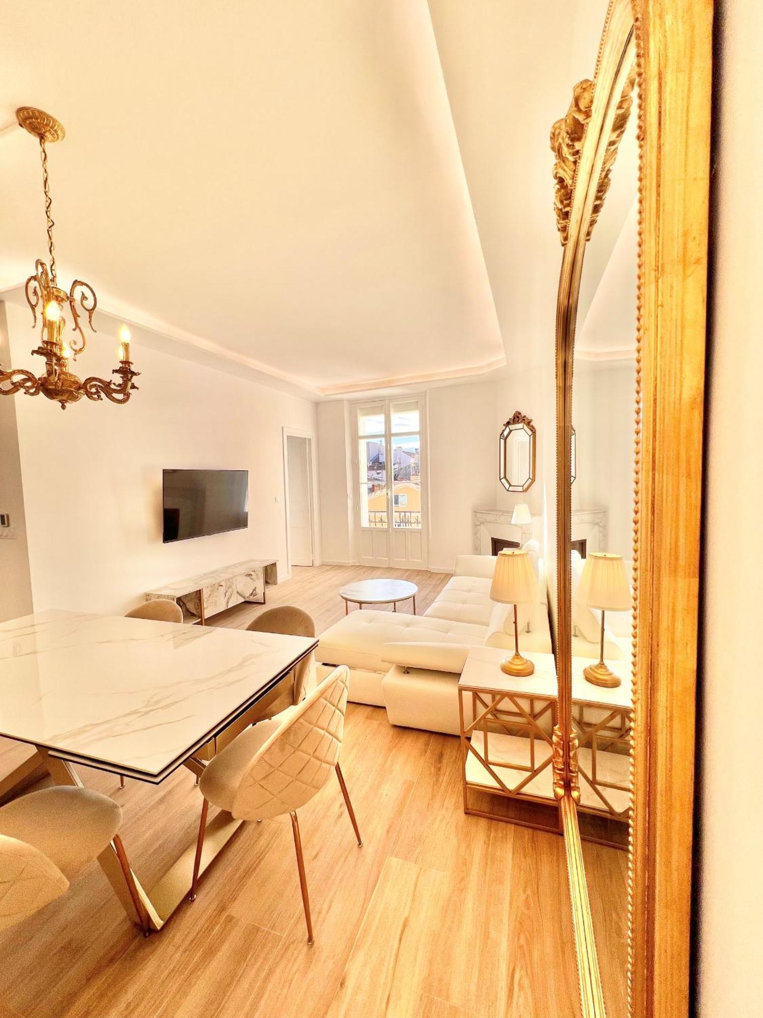 Exceptionnel 4 Pieces Balcon Carre D Or A3b129 *