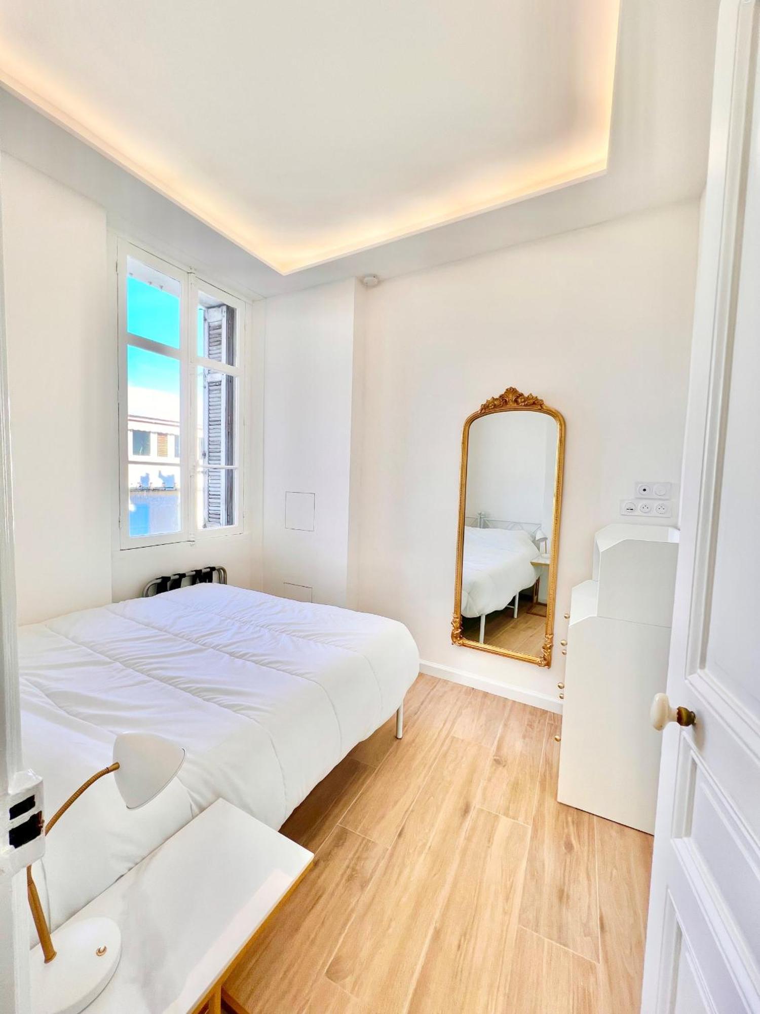 Exceptionnel 4 Pieces Balcon Carre D Or A3b129 * Cannes