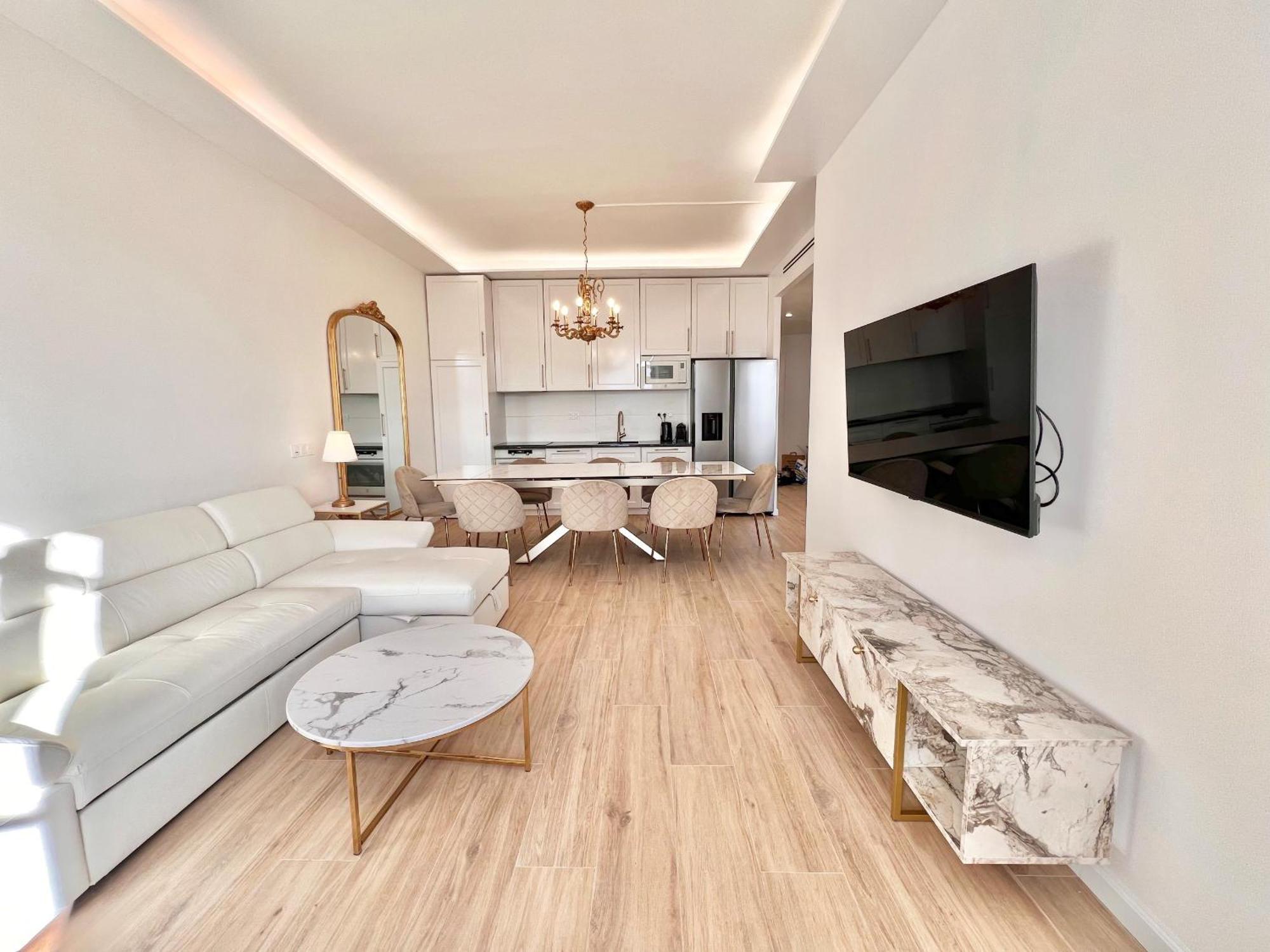 Exceptionnel 4 Pieces Balcon Carre D Or A3b129 Cannes