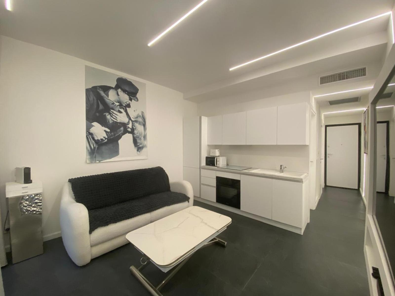 2 Pieces Contemporain * Cannes