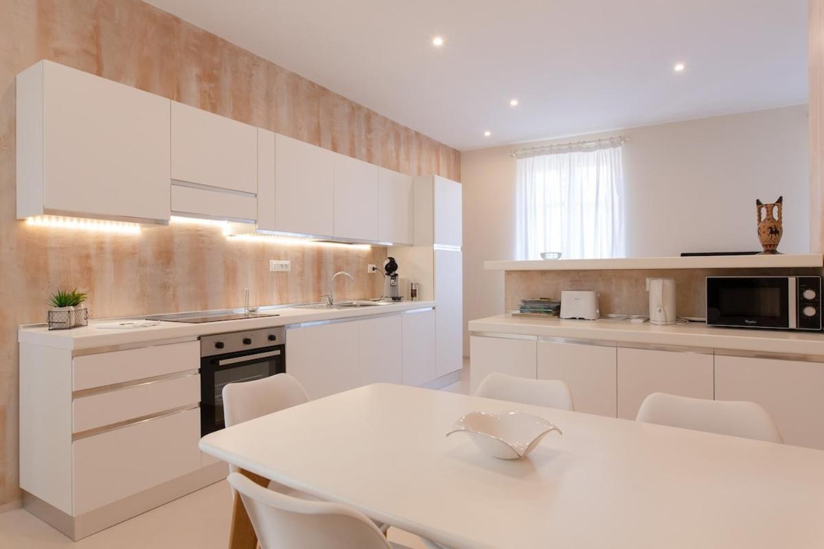 Apartment 3 - Downtown - 2 Min From Palais Festivals Cannes