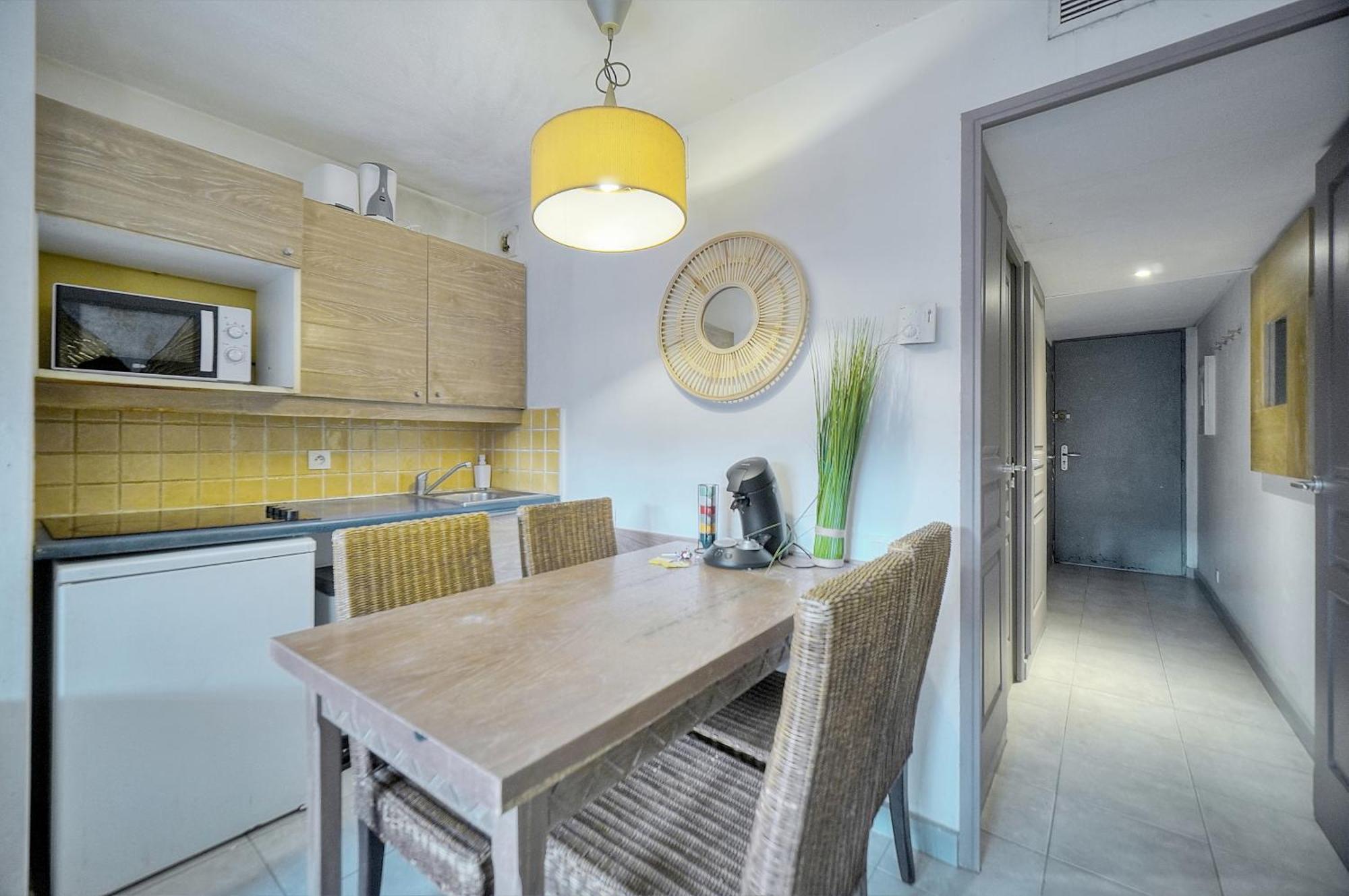 Apartment - Piscine Proche Cannes