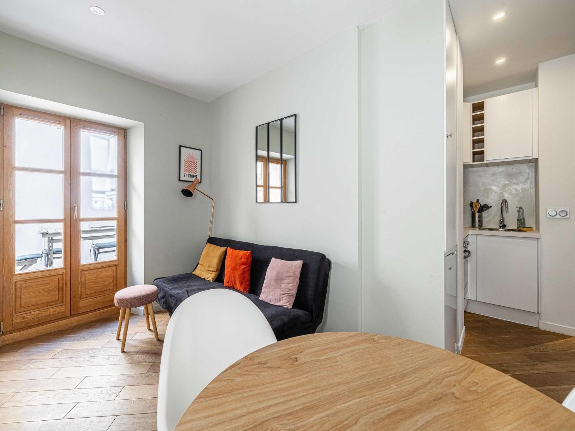 Magnificent Renovated 2 - Terrace - 1br 4p