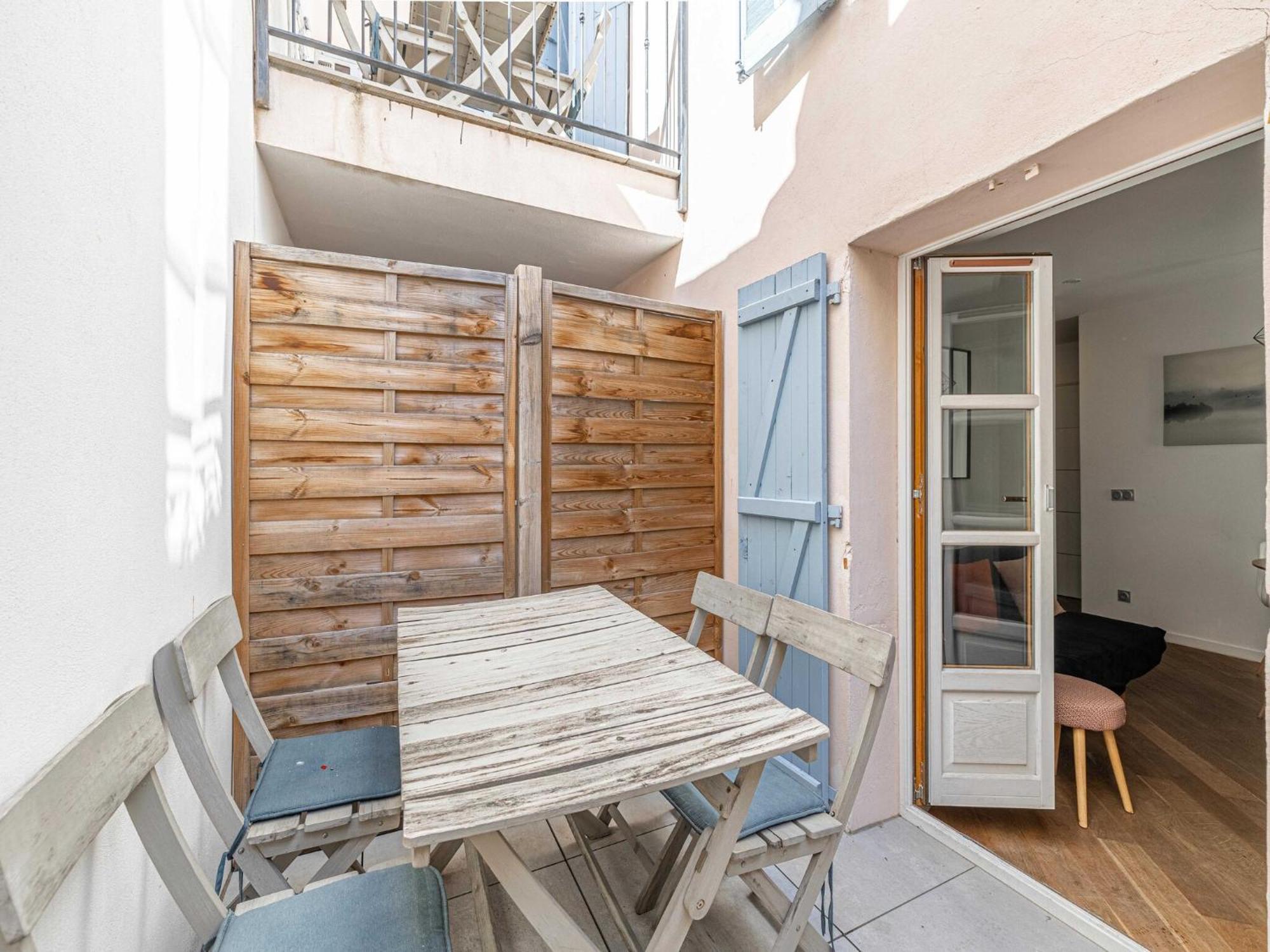 Magnificent Renovated 2 - Terrace - 1br 4p Apartment *