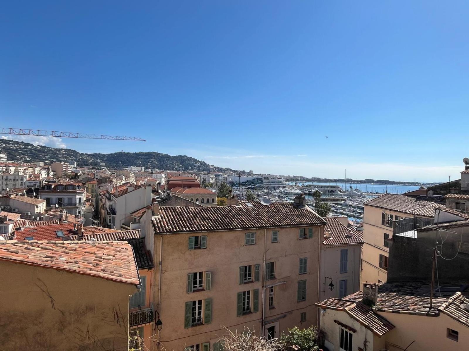 L'illusioniste Dans Le Suquet Avec Apercu Cannes