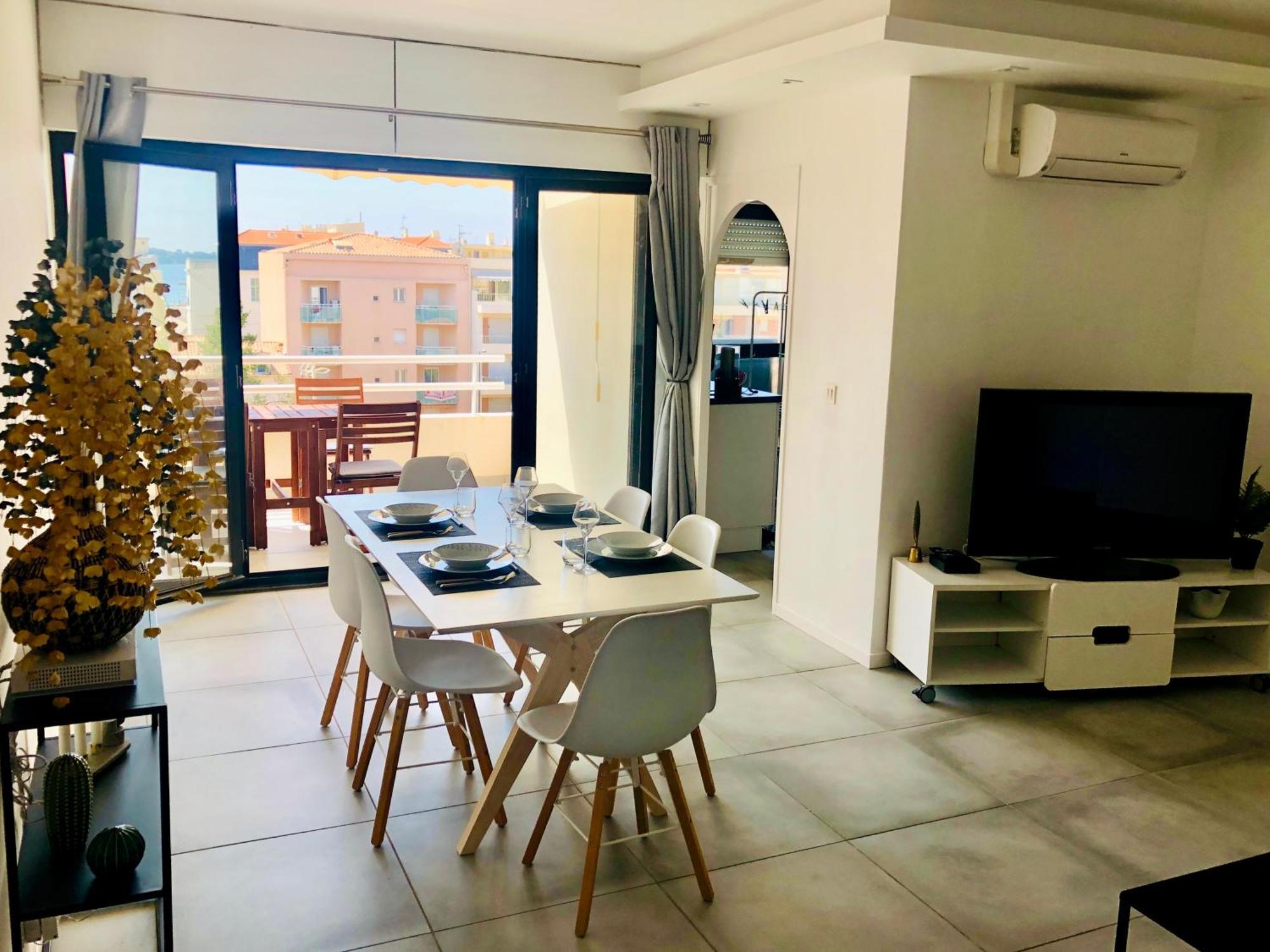 Apartment Evasion Pointe Croisette, Vue Mer, A Minute Cannes