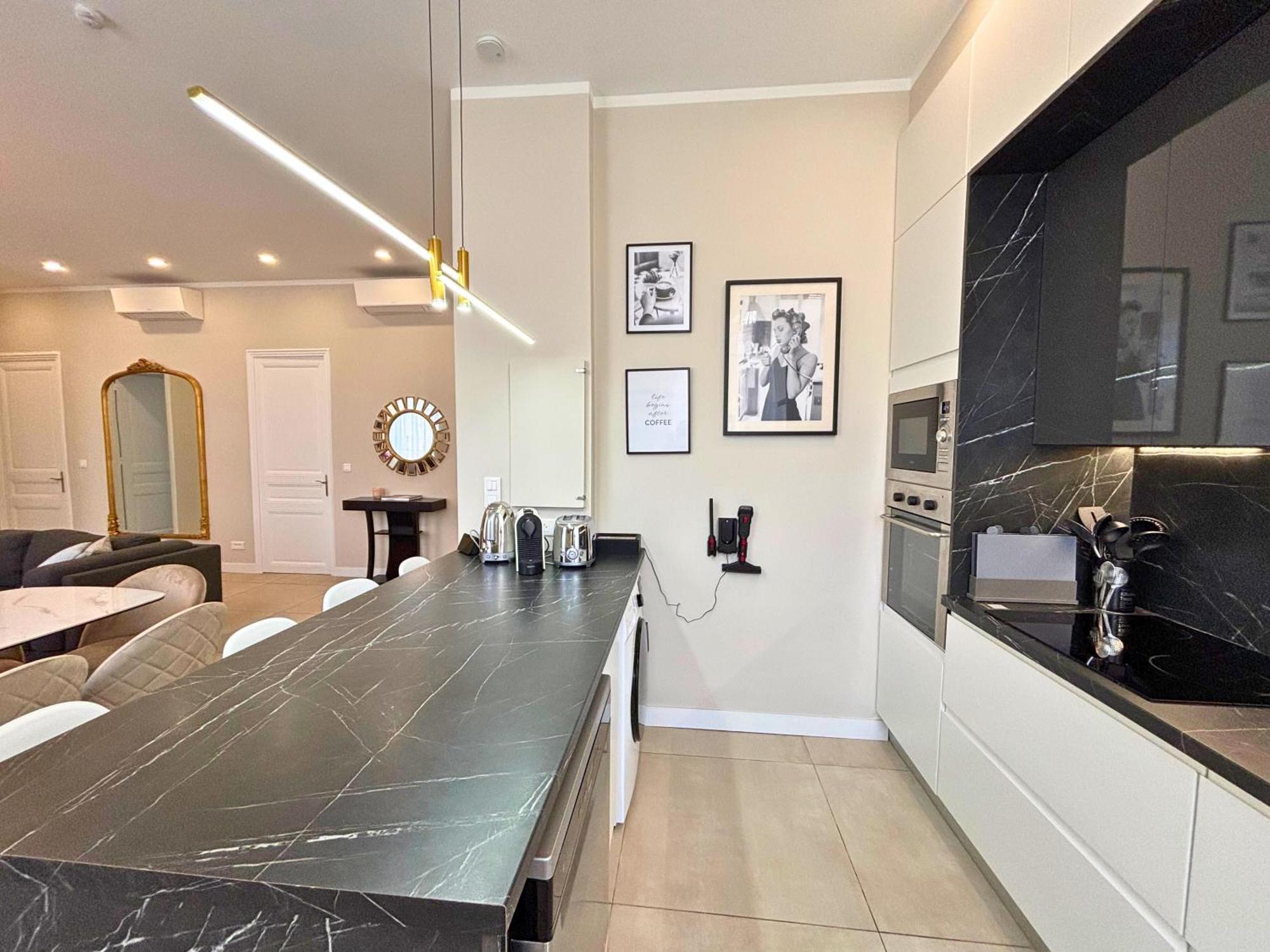 Beautiful 4 Beds & 4 Baths, 10min From Palais, 4 Stars Apartment